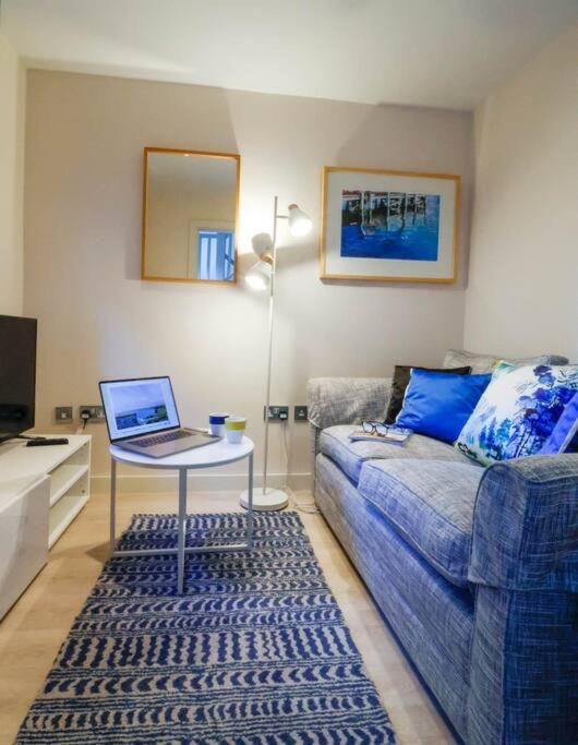 Three-Bedroom House photo 3