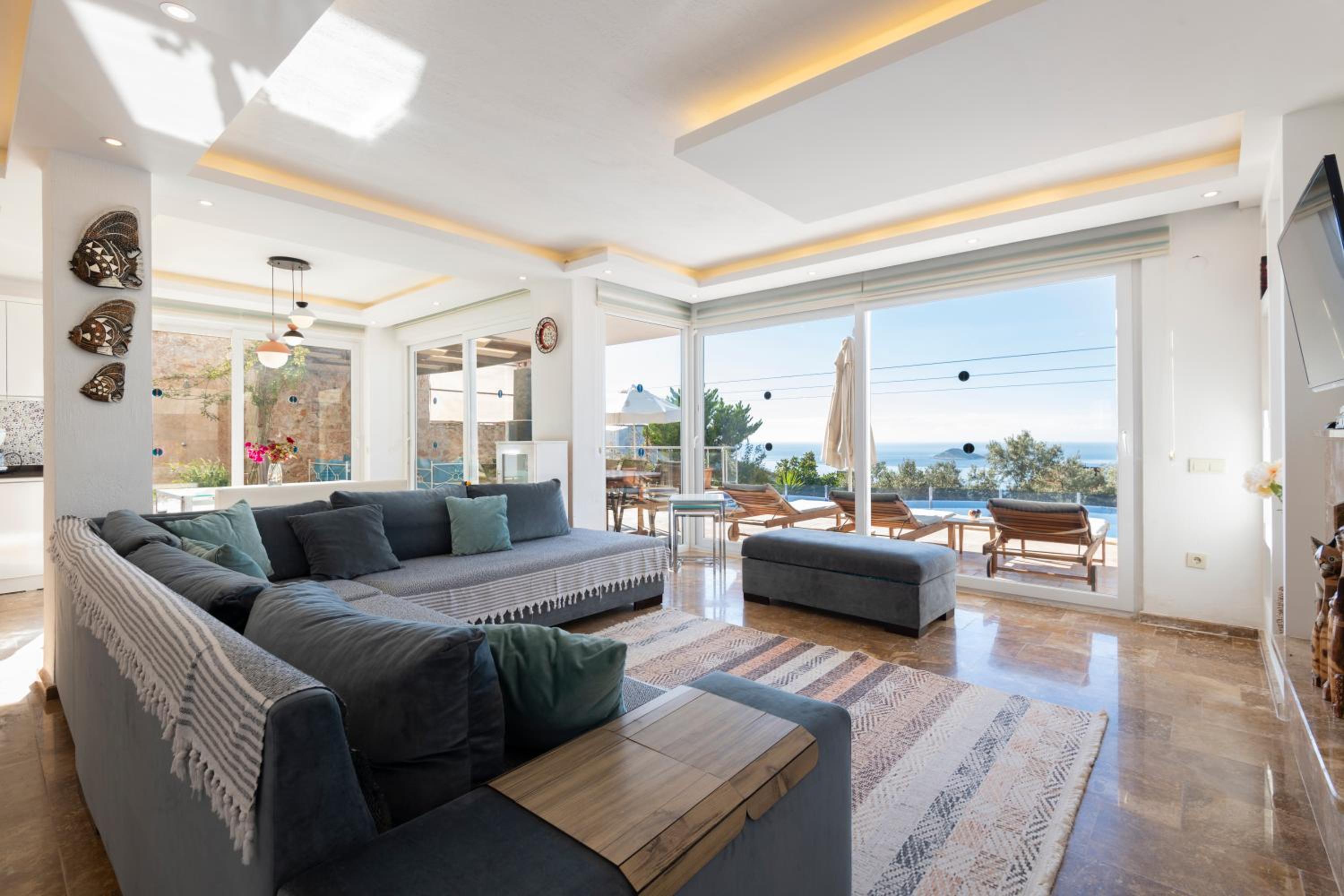 Villa photo 1