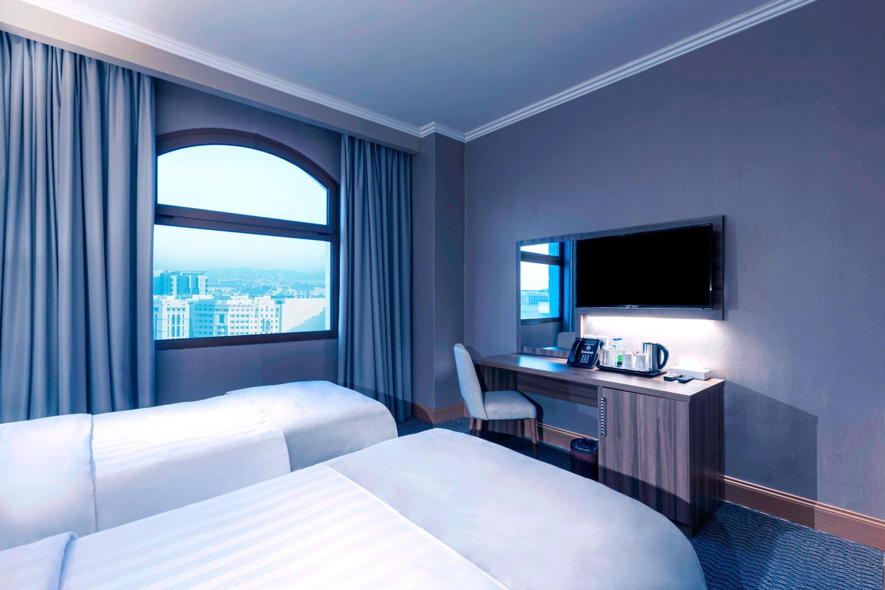 Deluxe Twin Room City View - Photo 1
