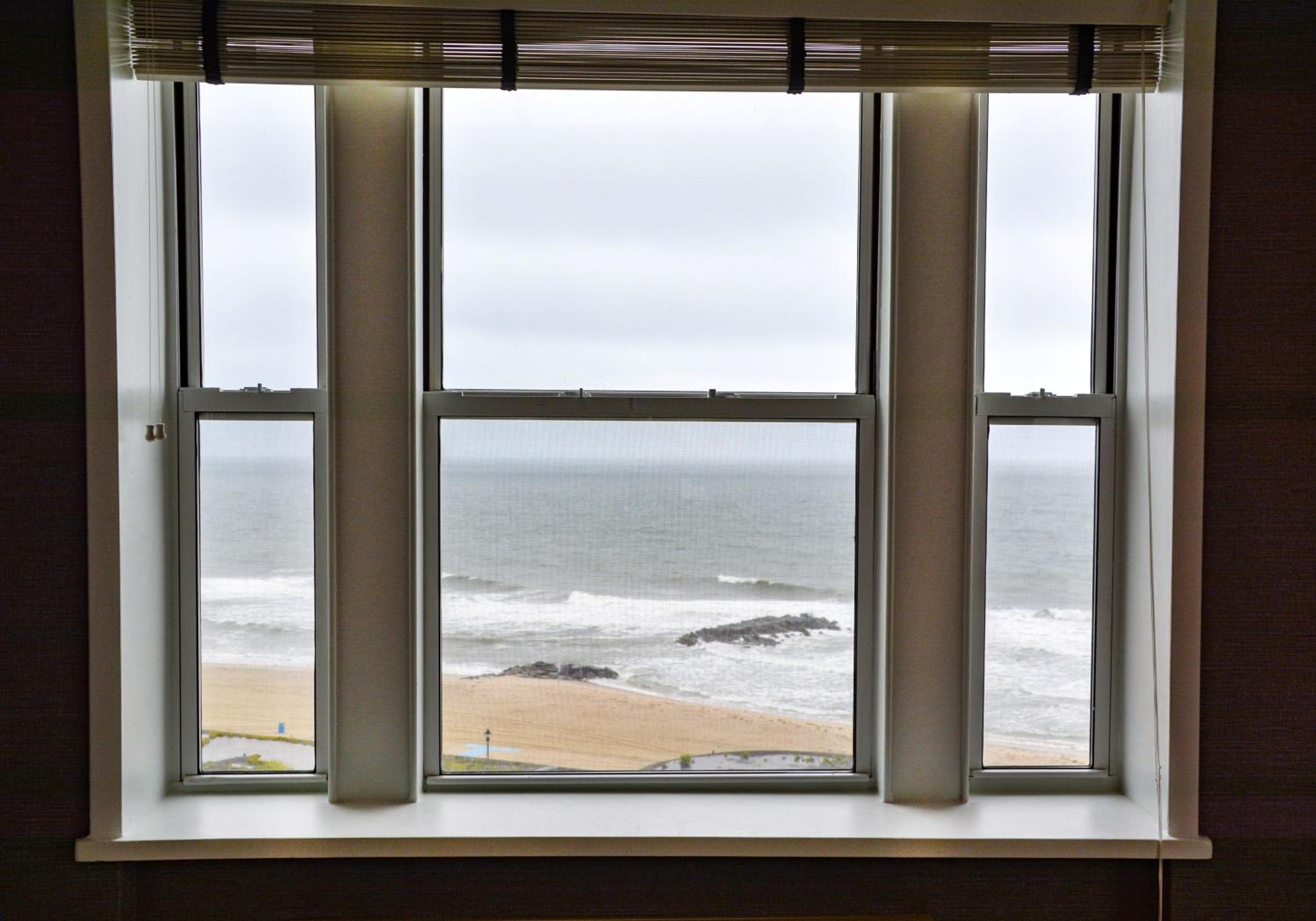 Standard Queen Room with Two Queen Beds Ocean View - Photo 4