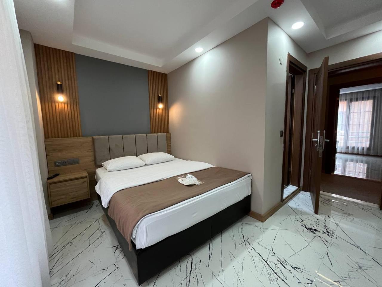 Deluxe Double Room - Photo 1