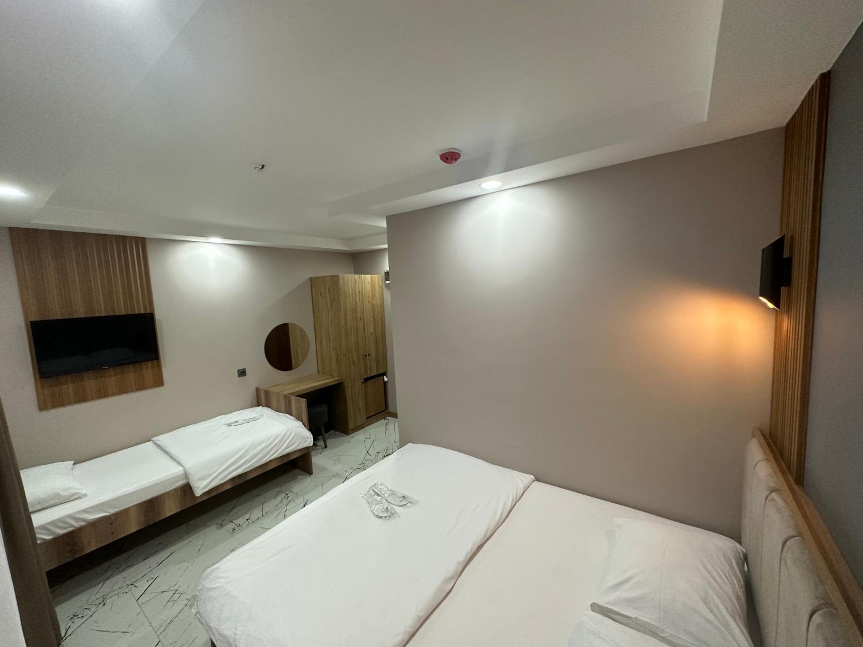 Superior Triple Room - Photo 1