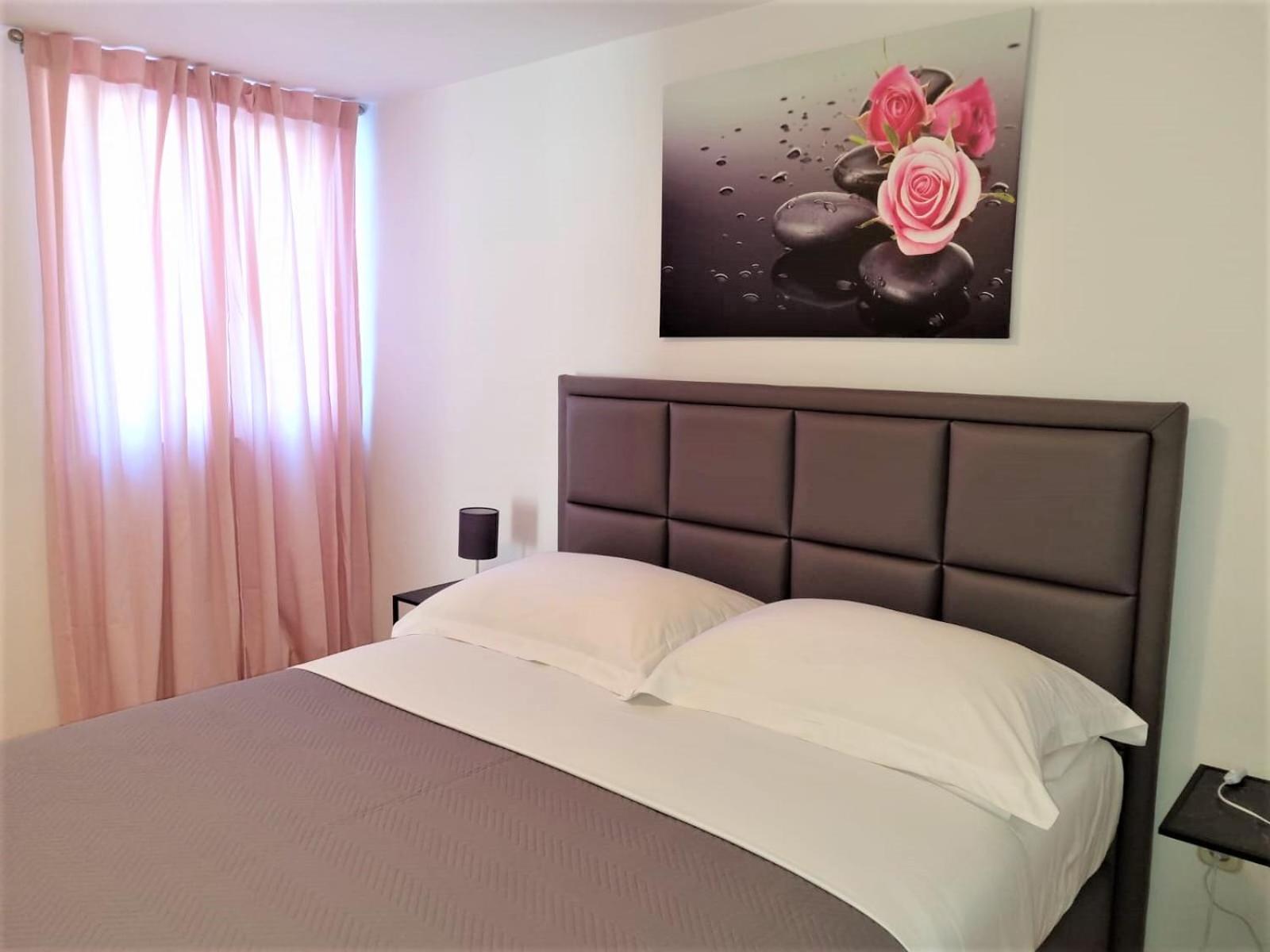 One-Bedroom Apartment with Terrace or Balcony - Photo 1