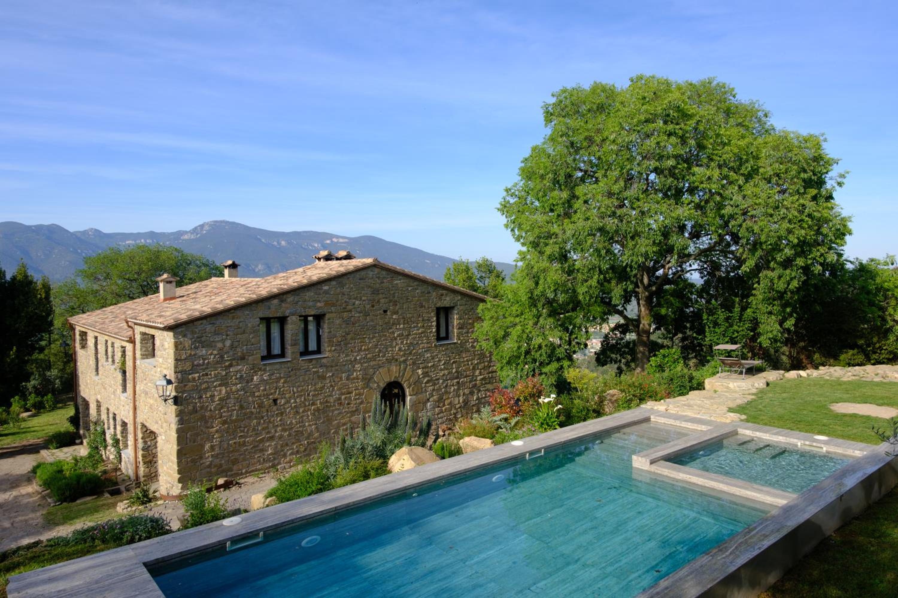 Villa photo 2