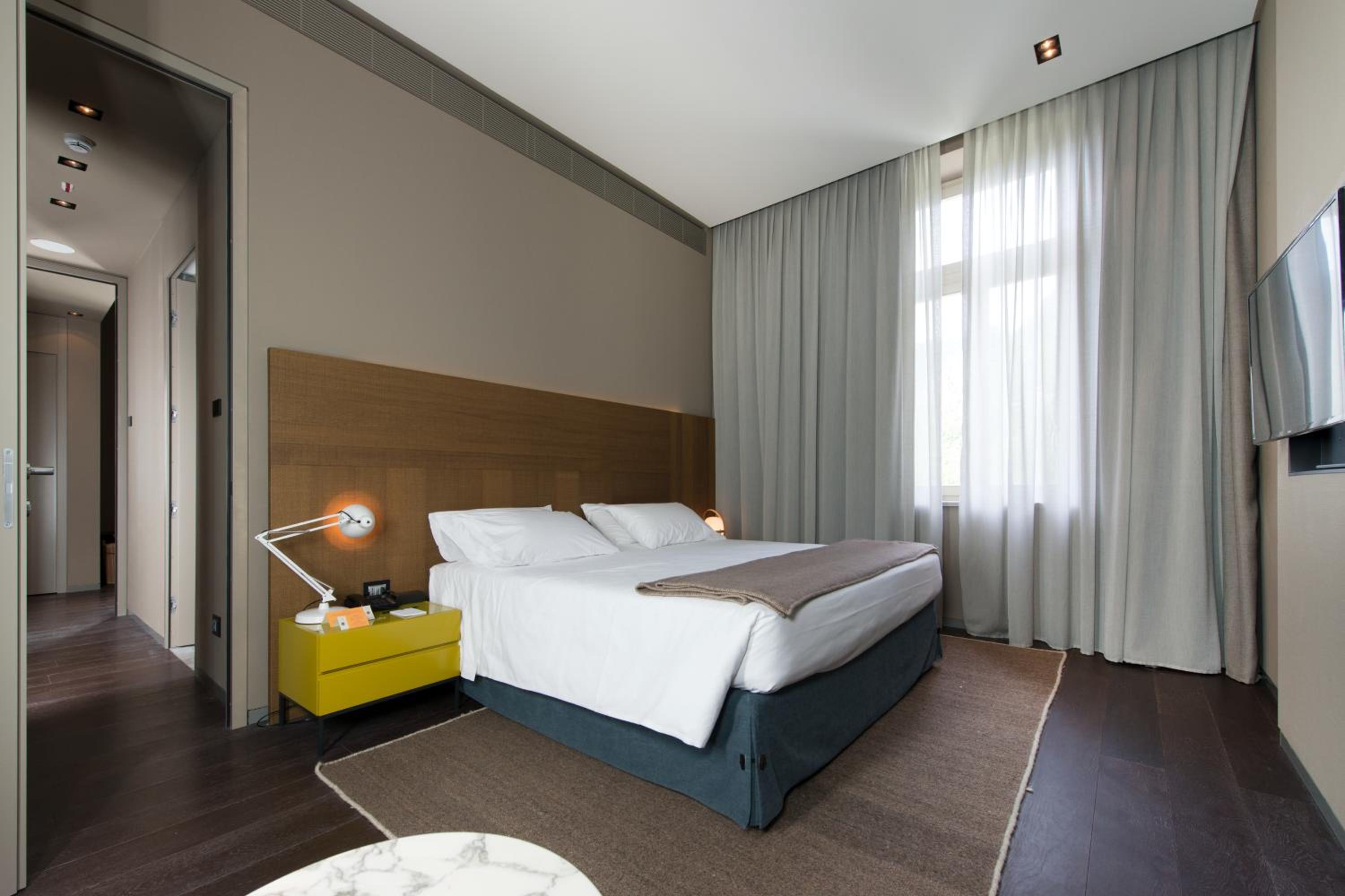 Suite - Photo 3