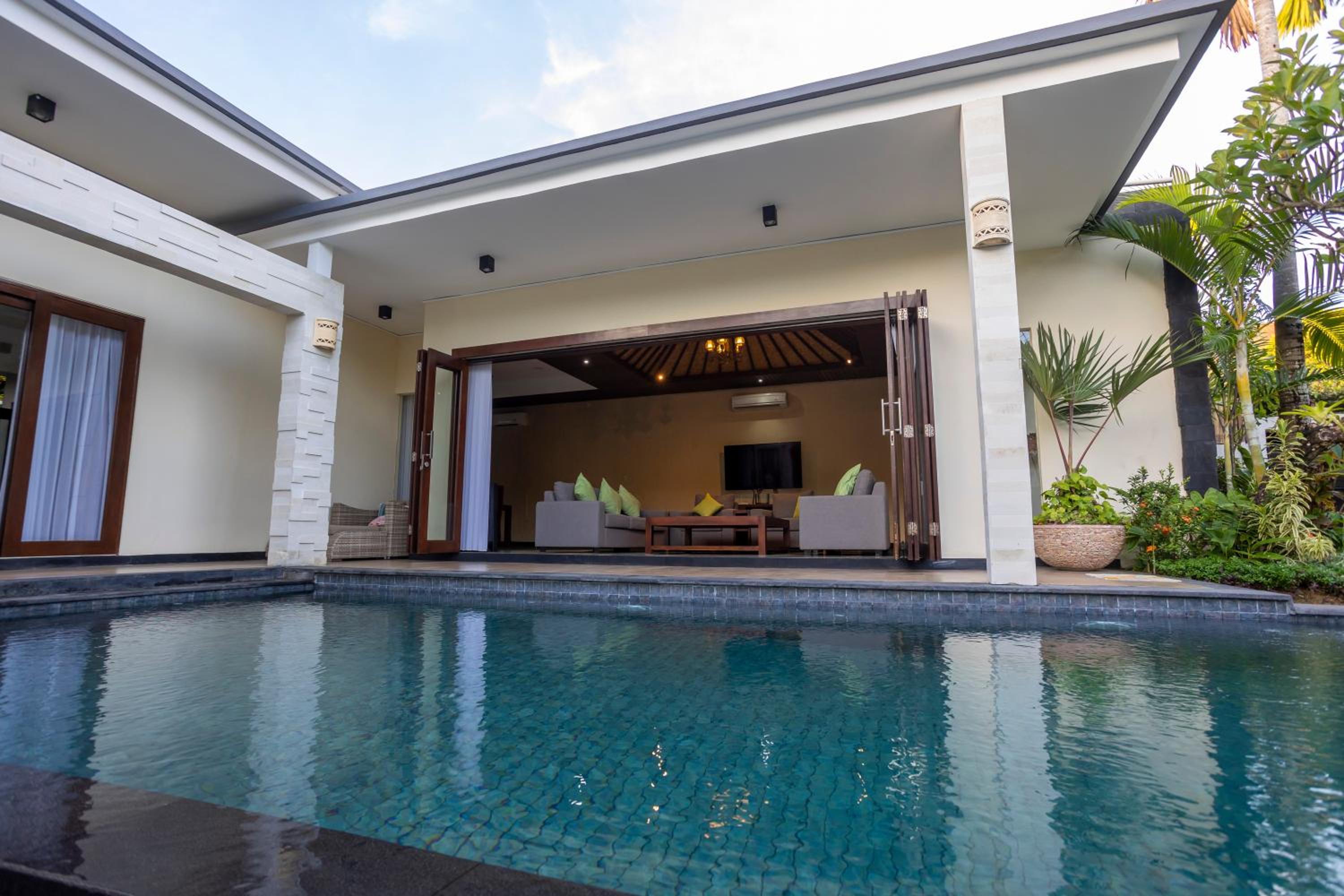 Three-Bedroom Villa - Photo 1