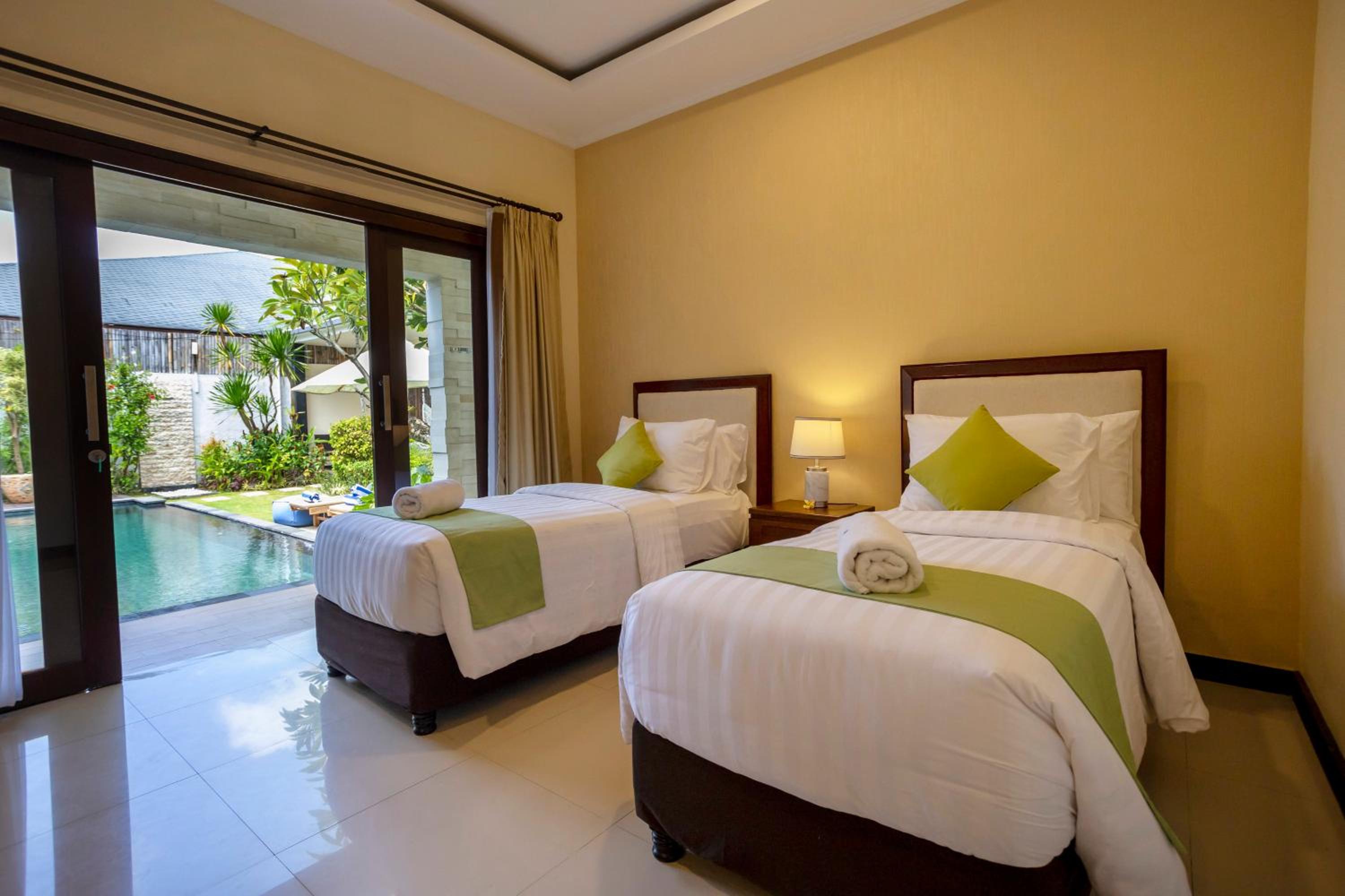 Three-Bedroom Villa - Photo 86