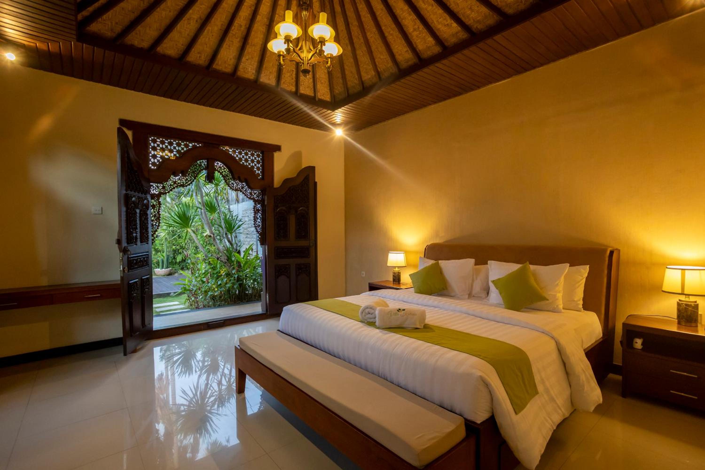 Three-Bedroom Villa - Photo 81