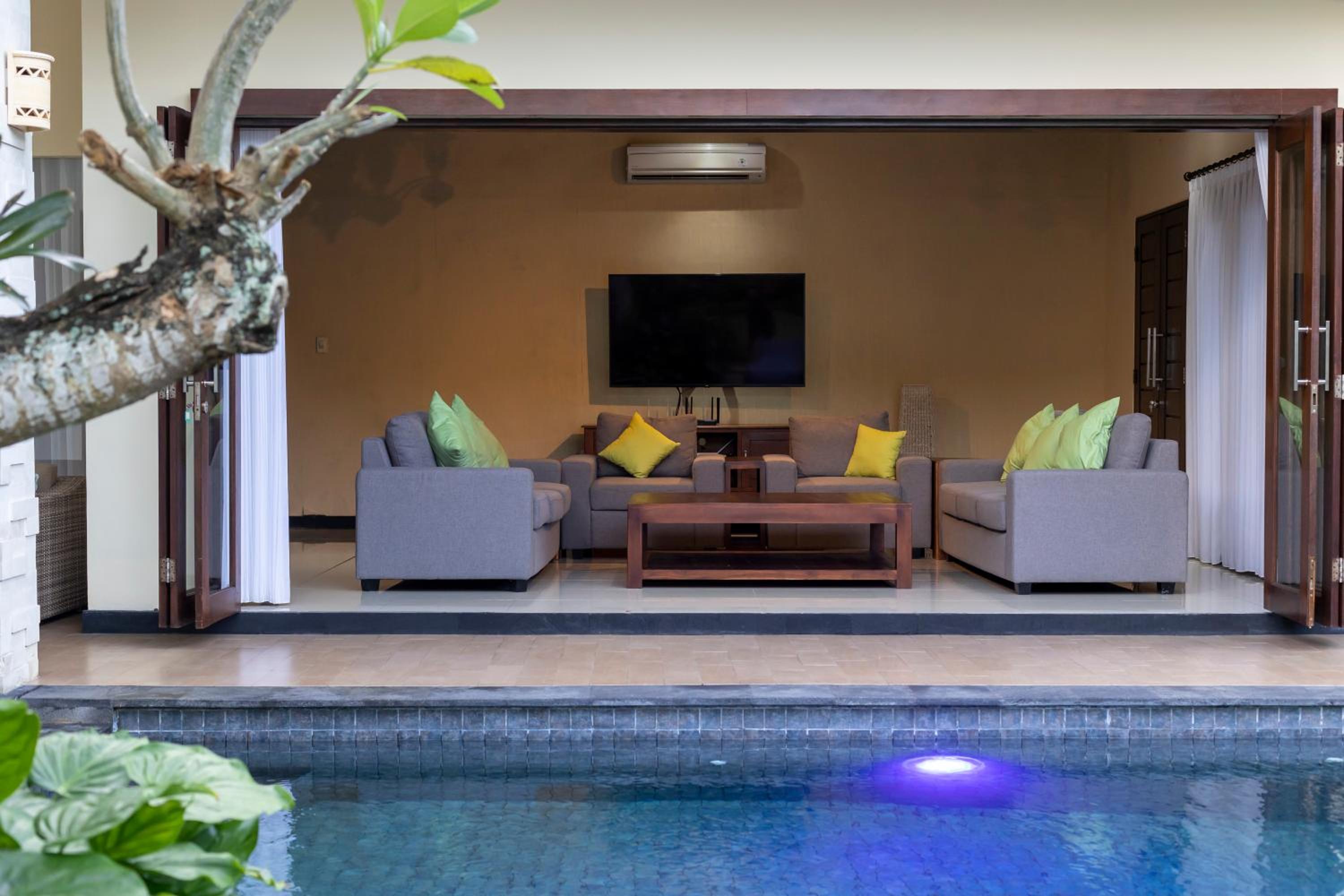 Three-Bedroom Villa - Photo 40