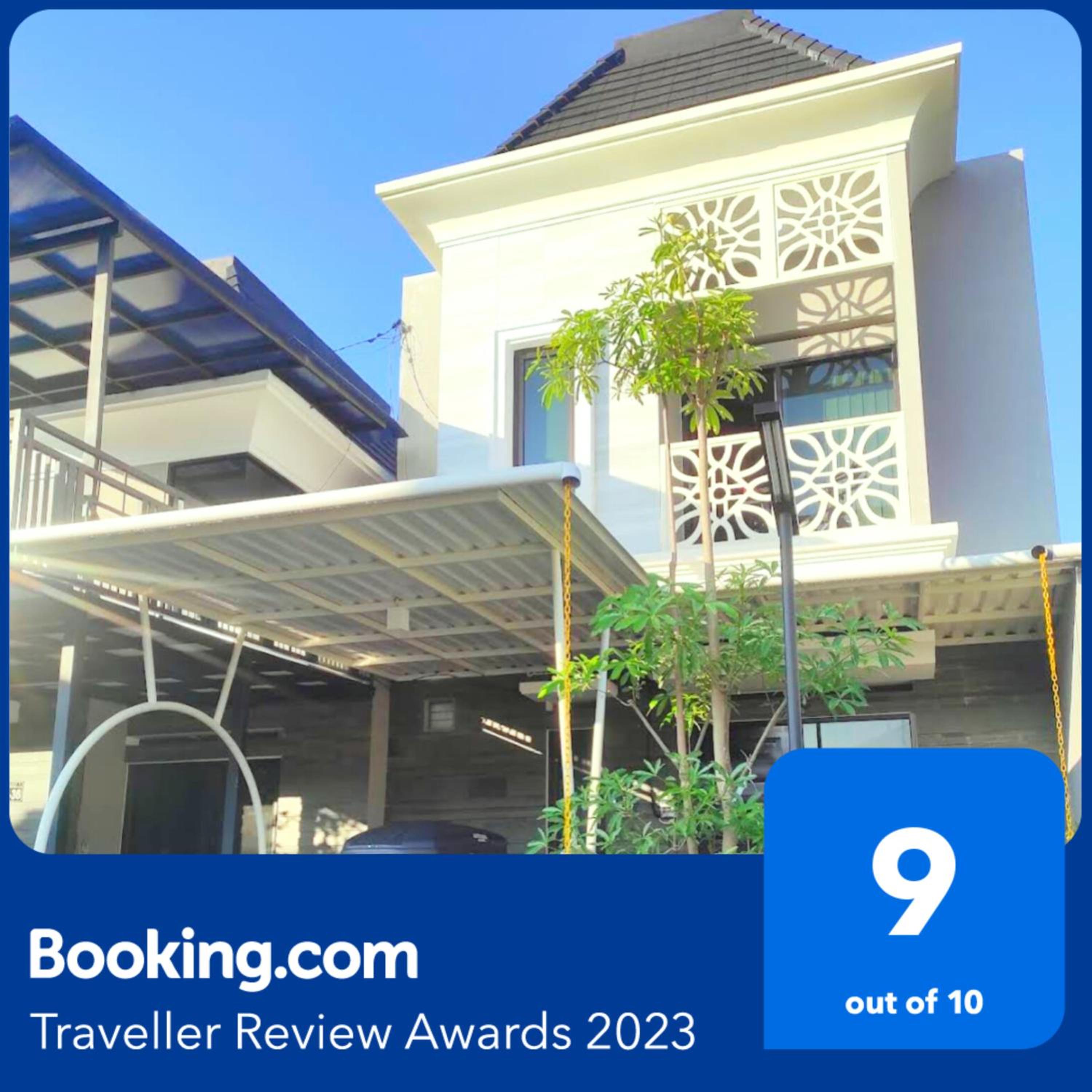 Three-Bedroom Villa - Photo 37