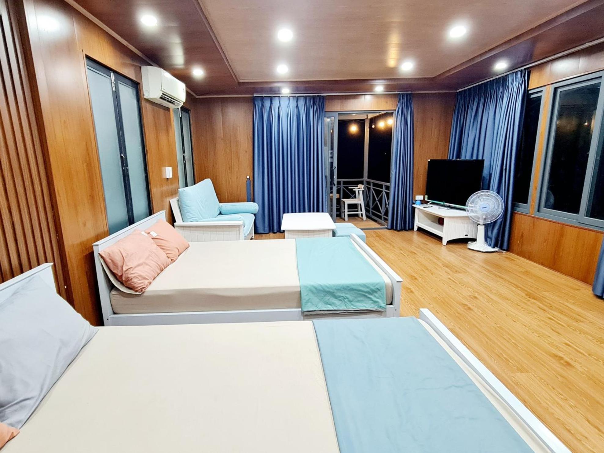 Family Room with Sea View