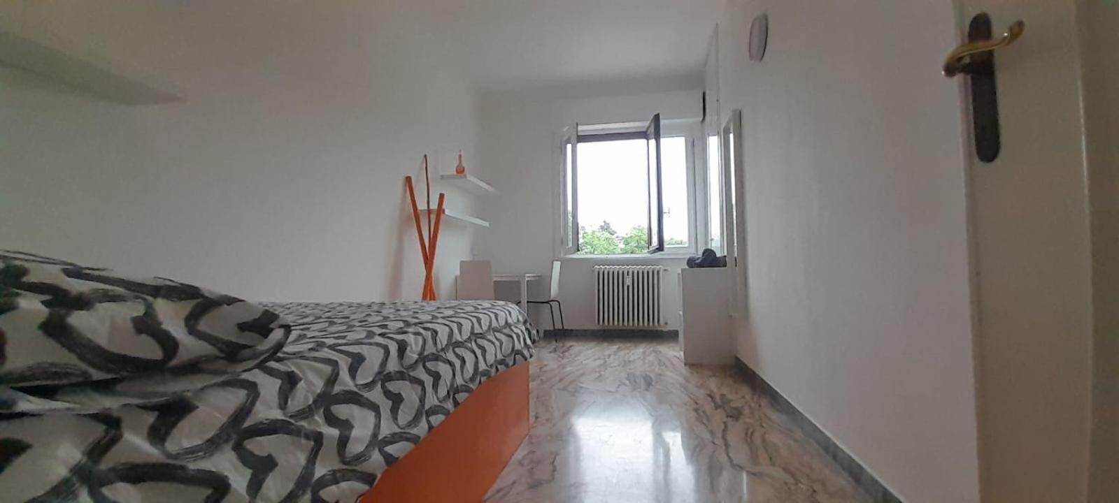Double Room with Shared Bathroom photo 1