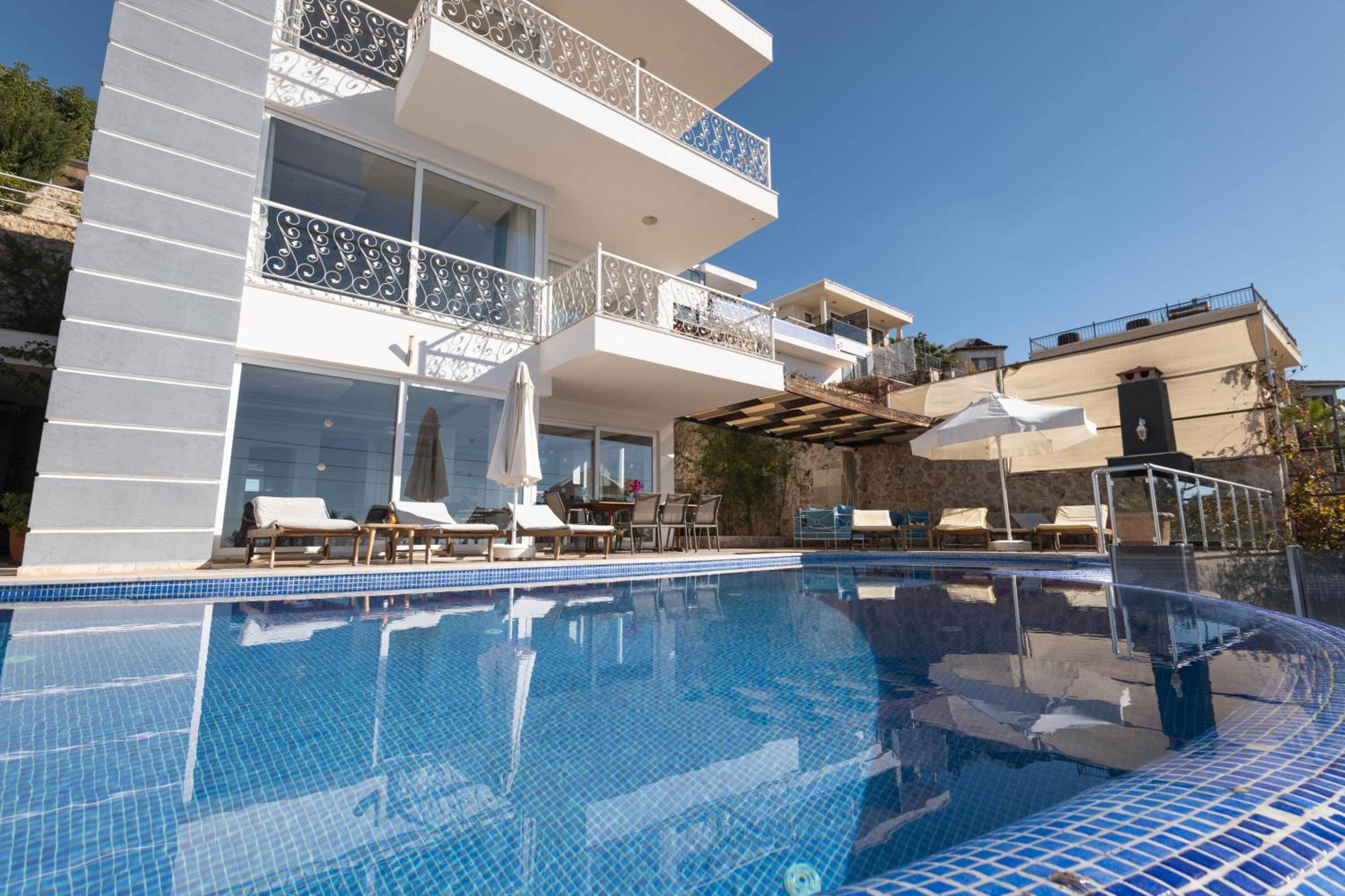 Villa photo 3