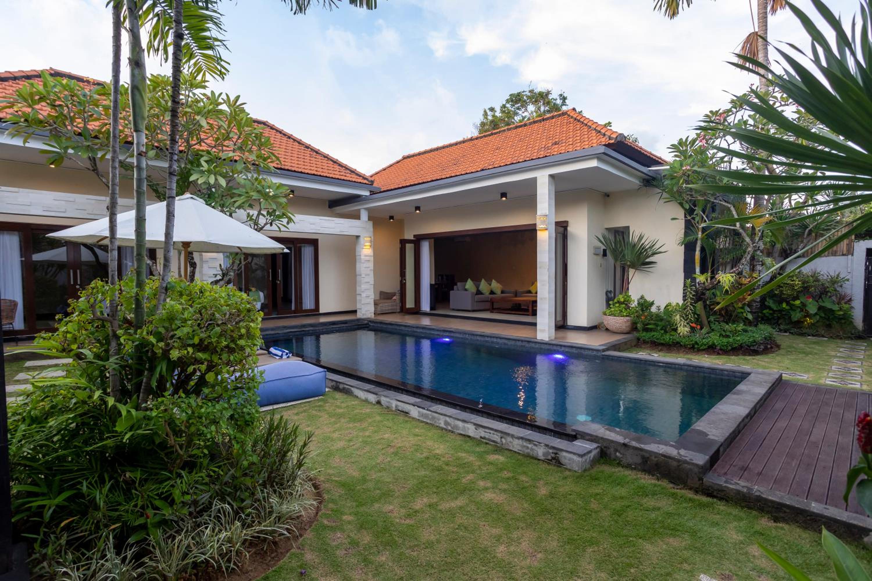 Three-Bedroom Villa - Photo 43