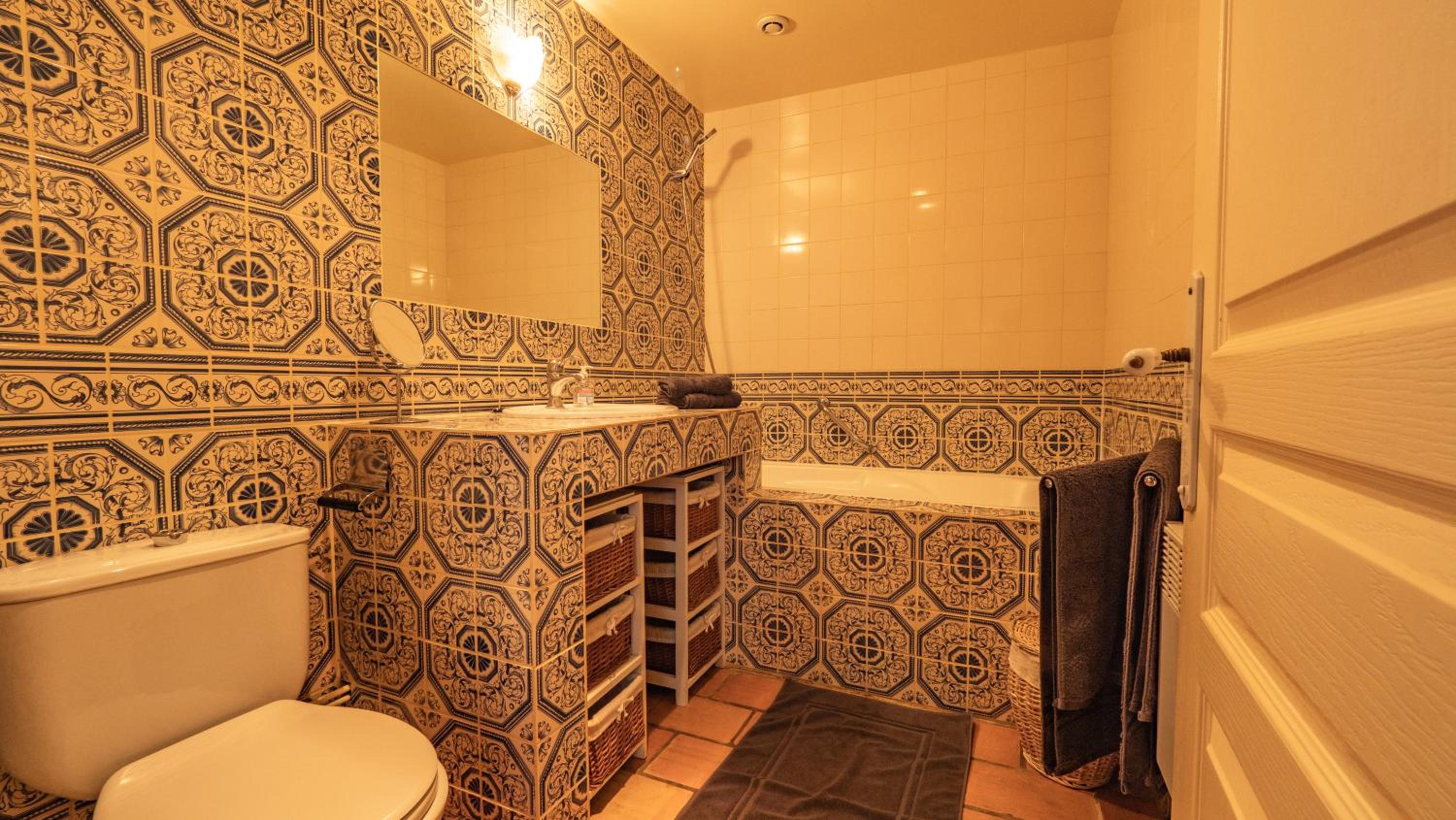 Double Room with Bath photo 2