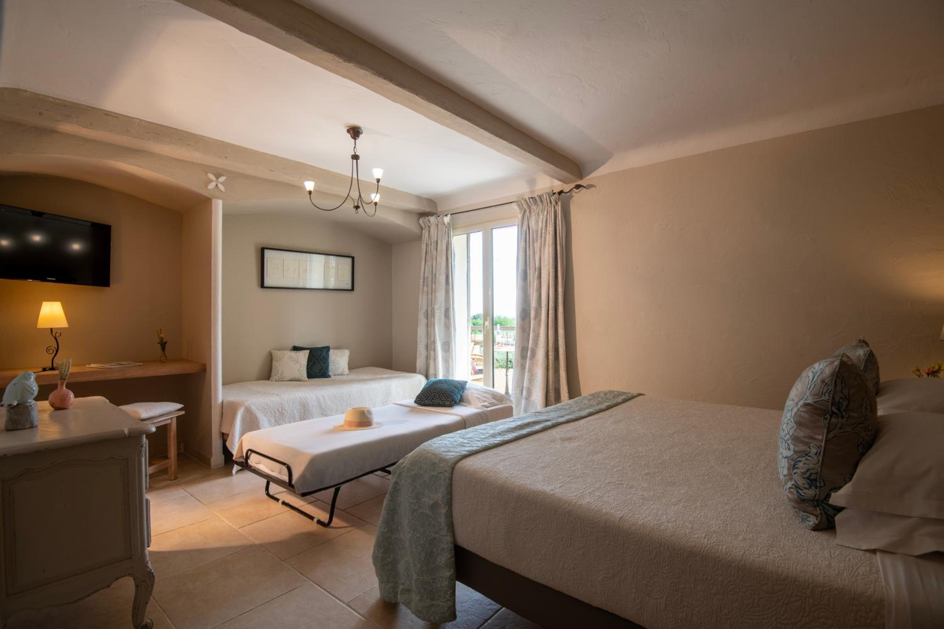 Deluxe Family Room