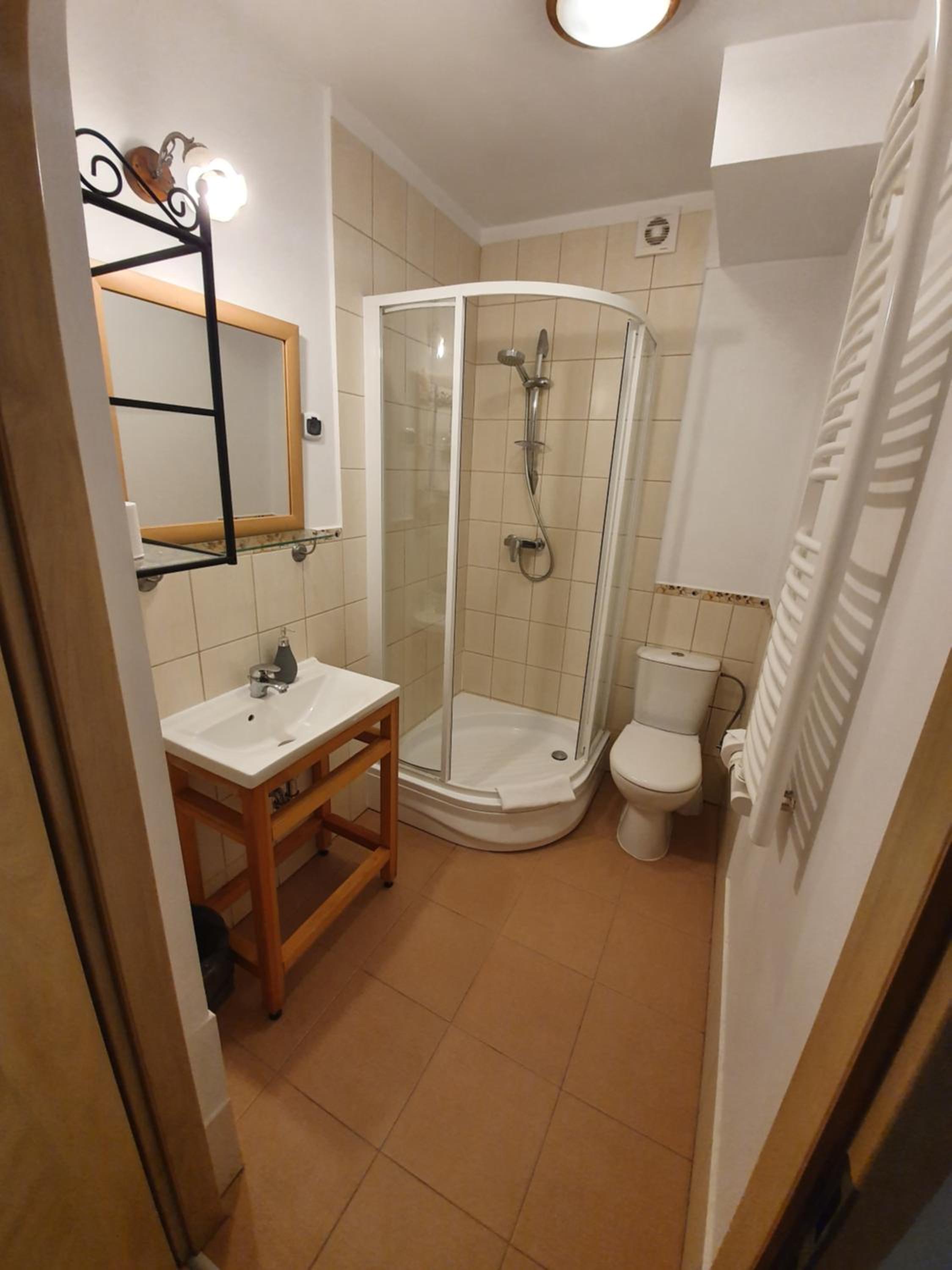 Double or Twin Room - Photo 5