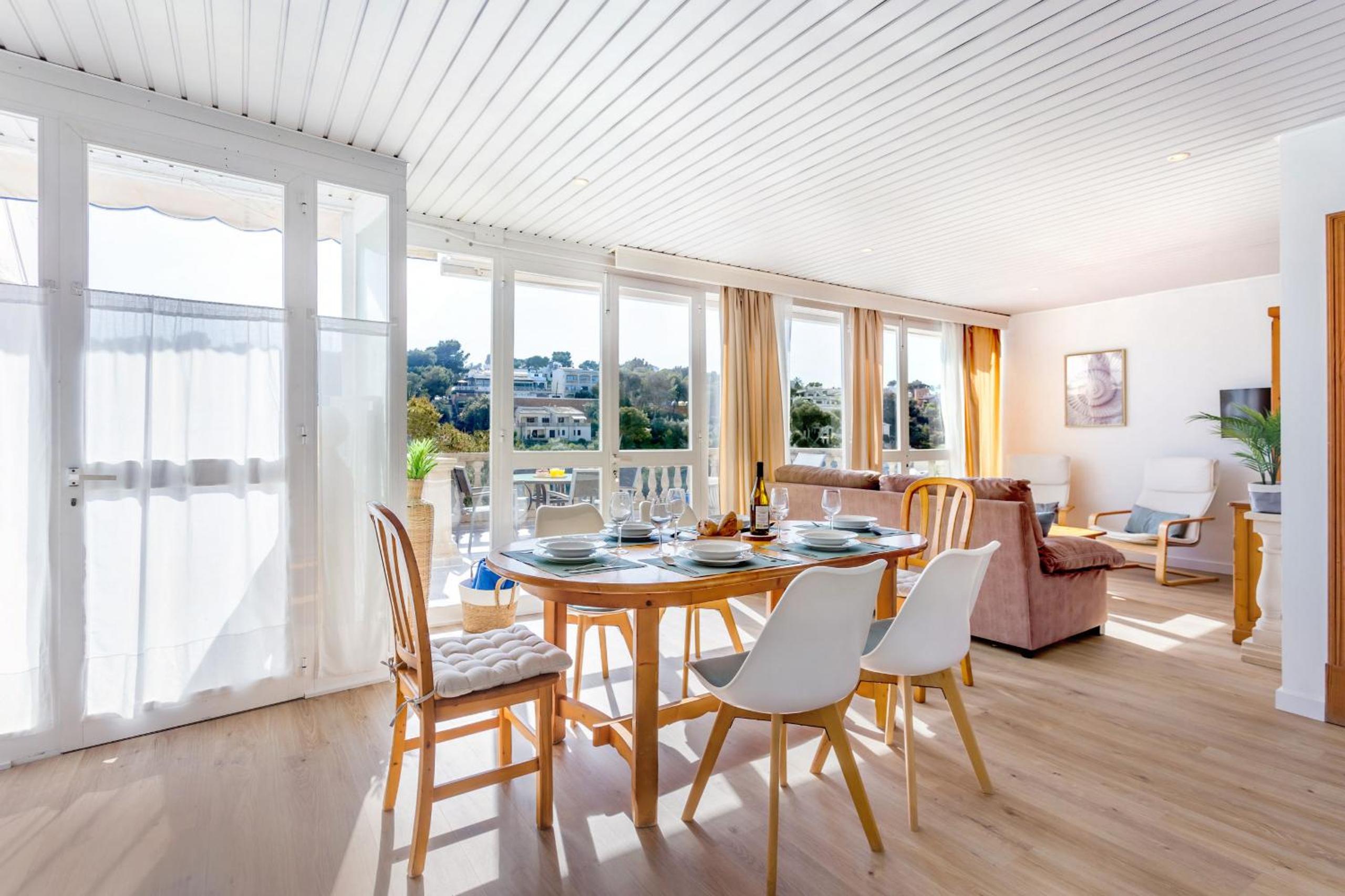 Apartment with Terrace thumbnail 5