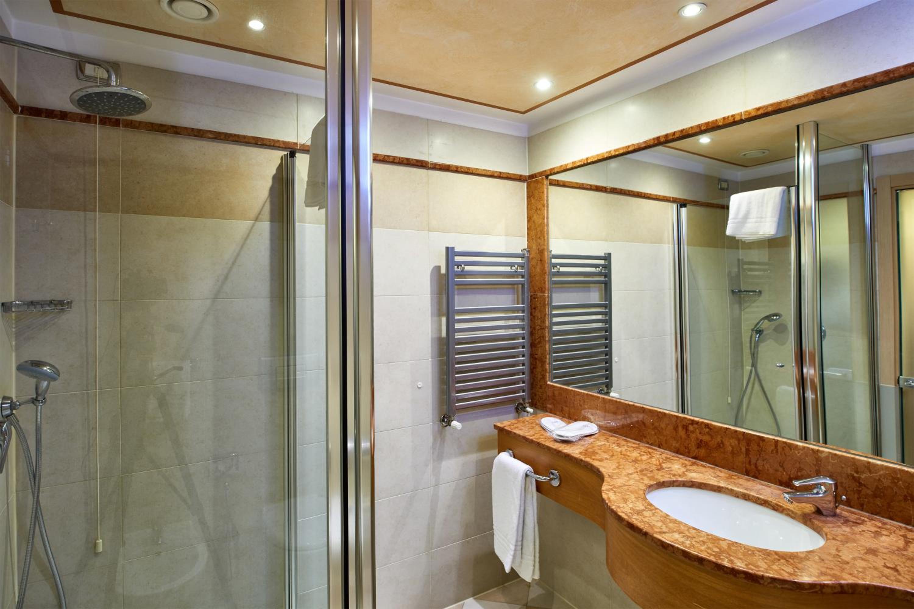 Superior Double or Twin Room photo 2
