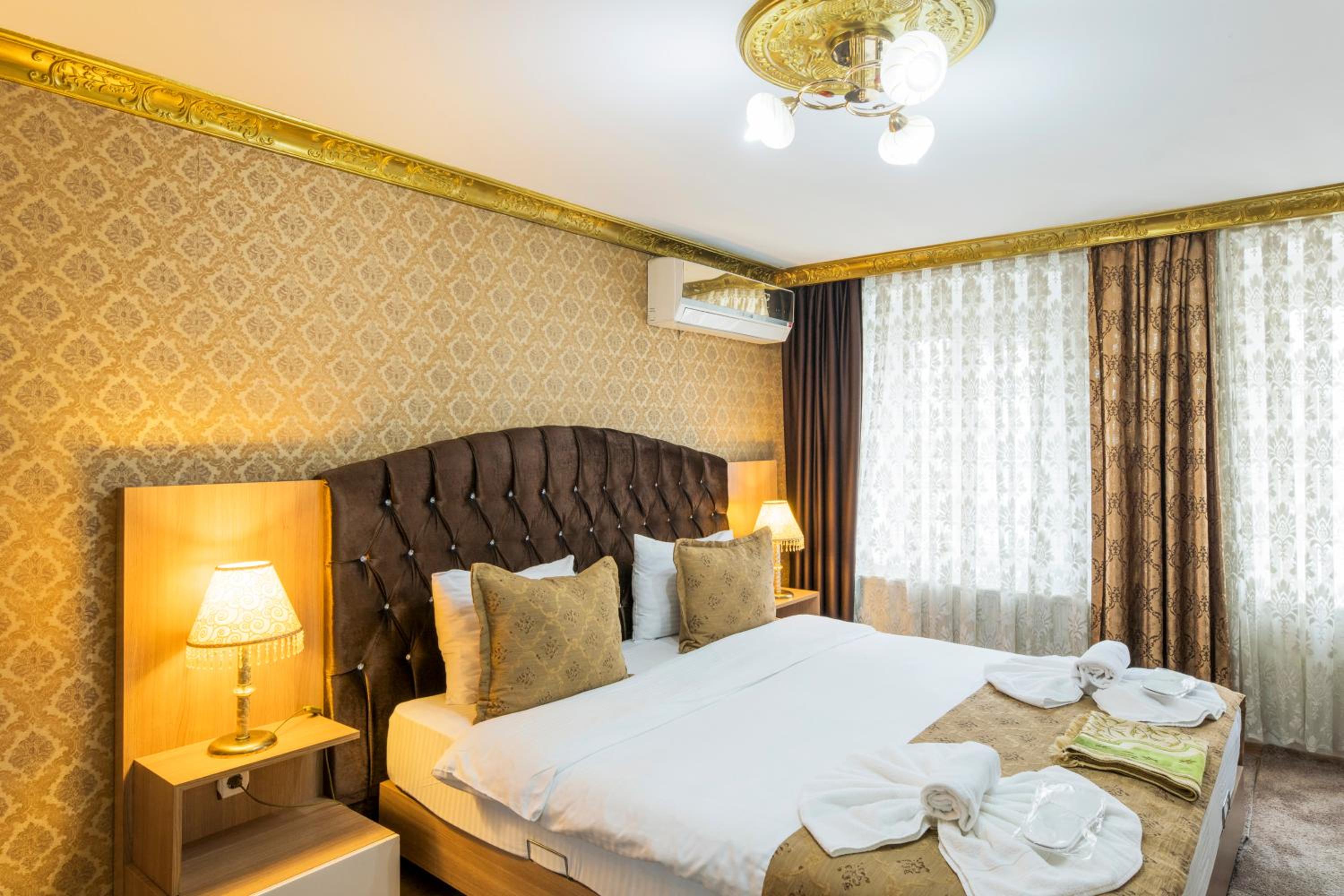 Deluxe Double Room with Extra Bed photo 3
