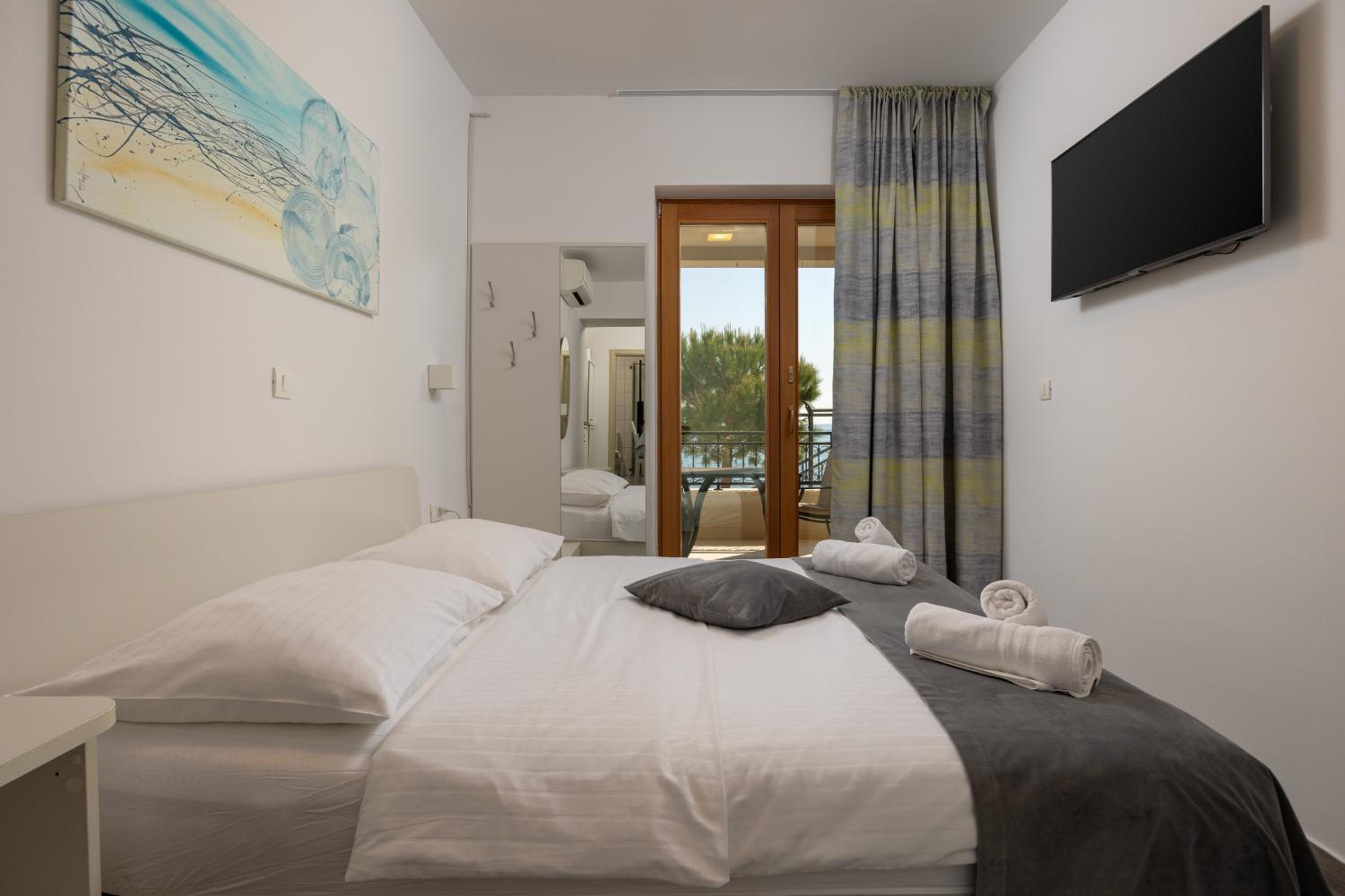 Studio Apartment with Sea View photo 1