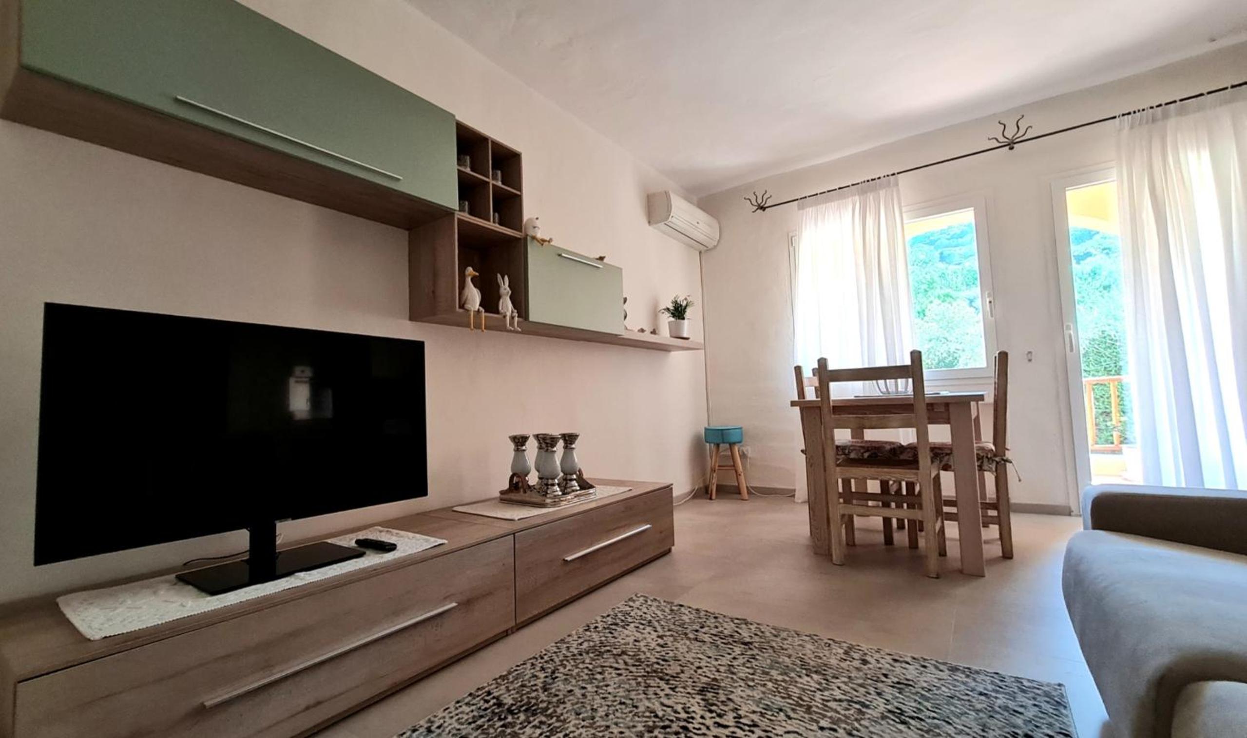 One-Bedroom Apartment photo 3