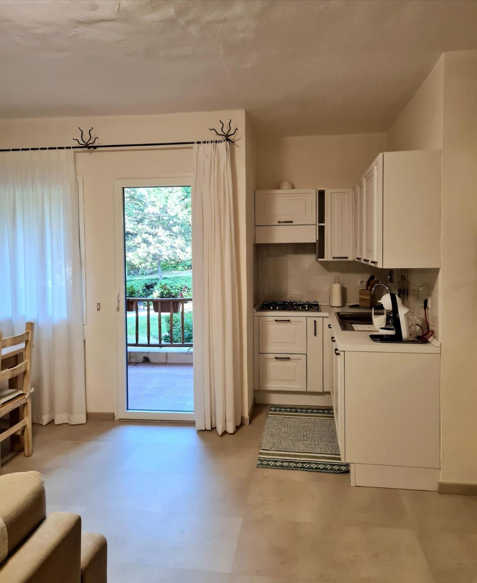 One-Bedroom Apartment photo 2