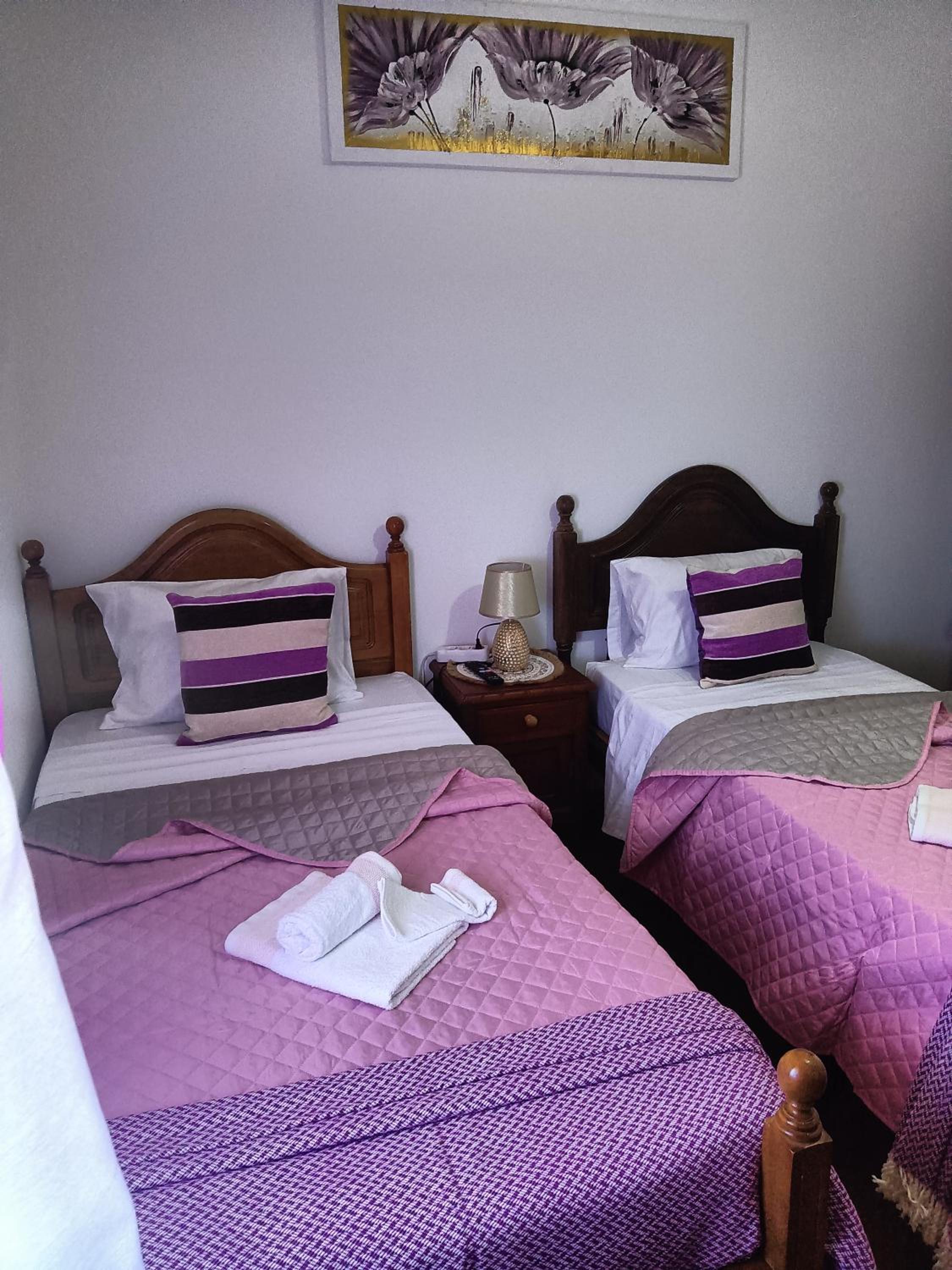 Standard Twin Room - Photo 11