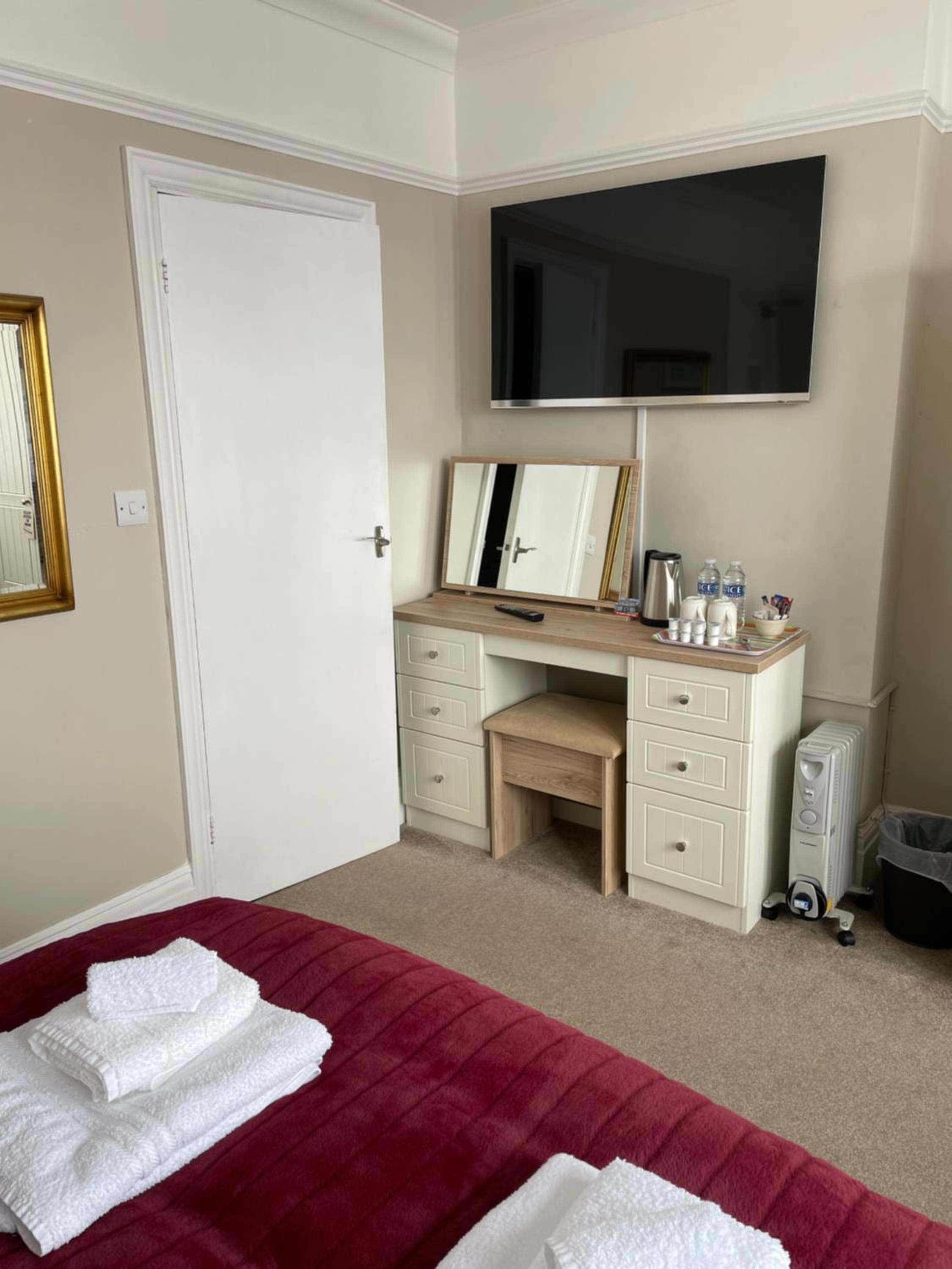 Deluxe Double Room - Photo 8