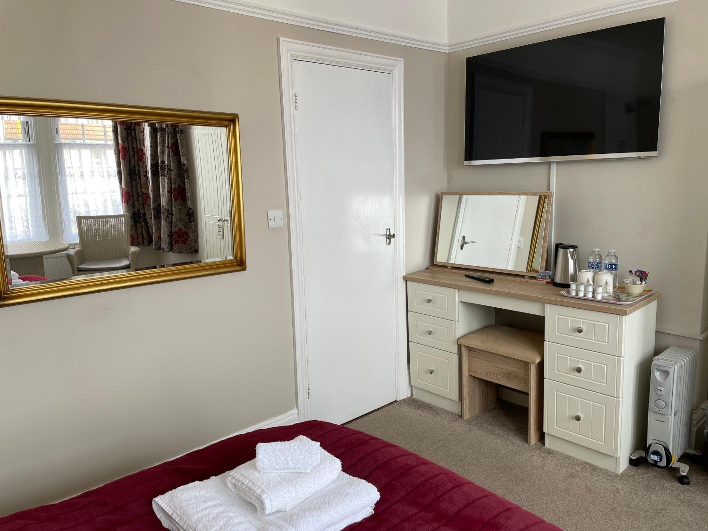 Deluxe Double Room - Photo 7