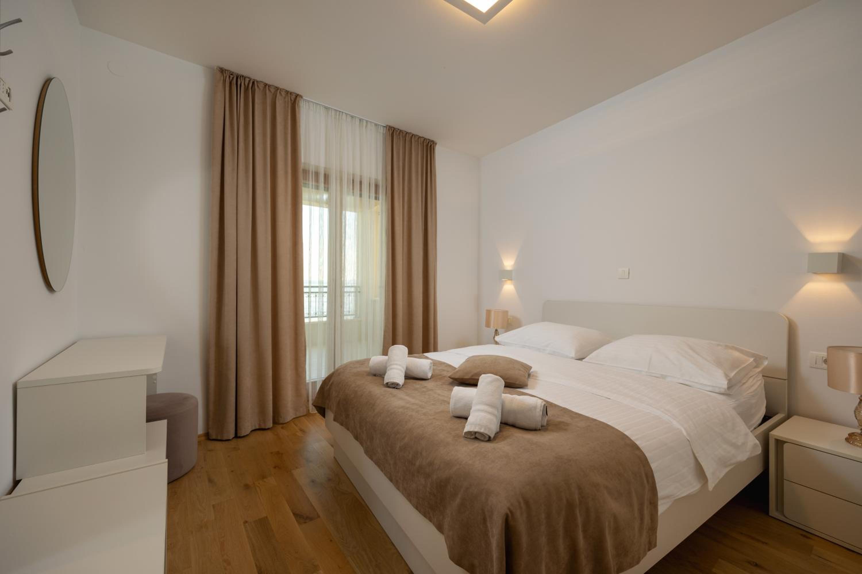 Comfort Two-Bedroom Apartment with Sea View photo 1