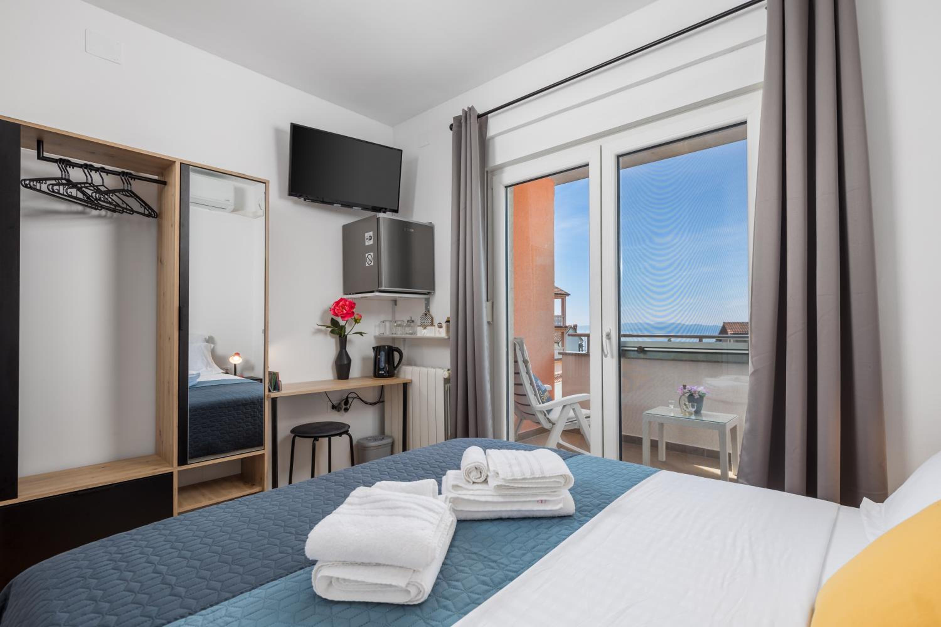 King Room with Sea View photo 2