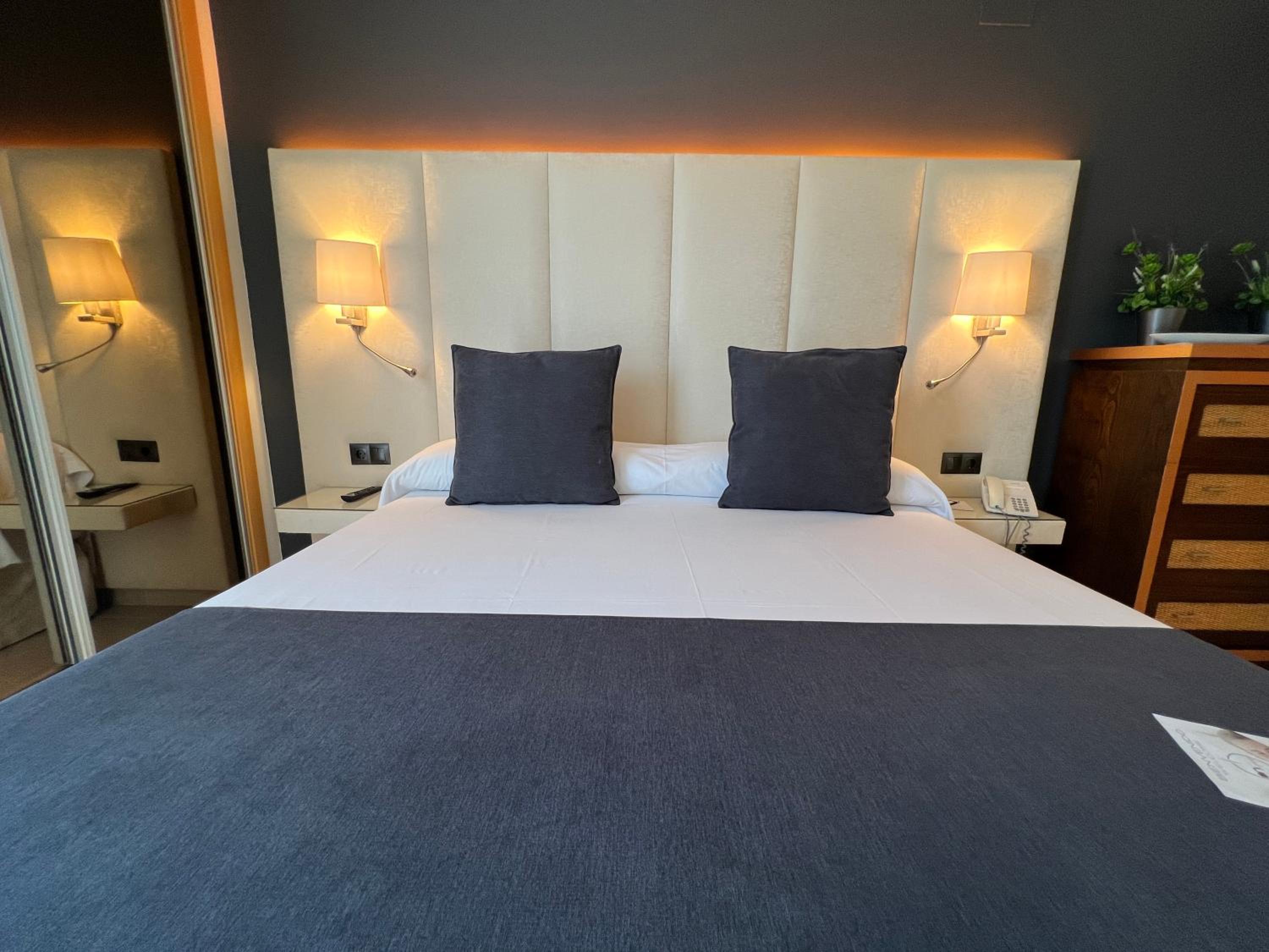 Apartamento con vista a la piscina (3 adultos)
