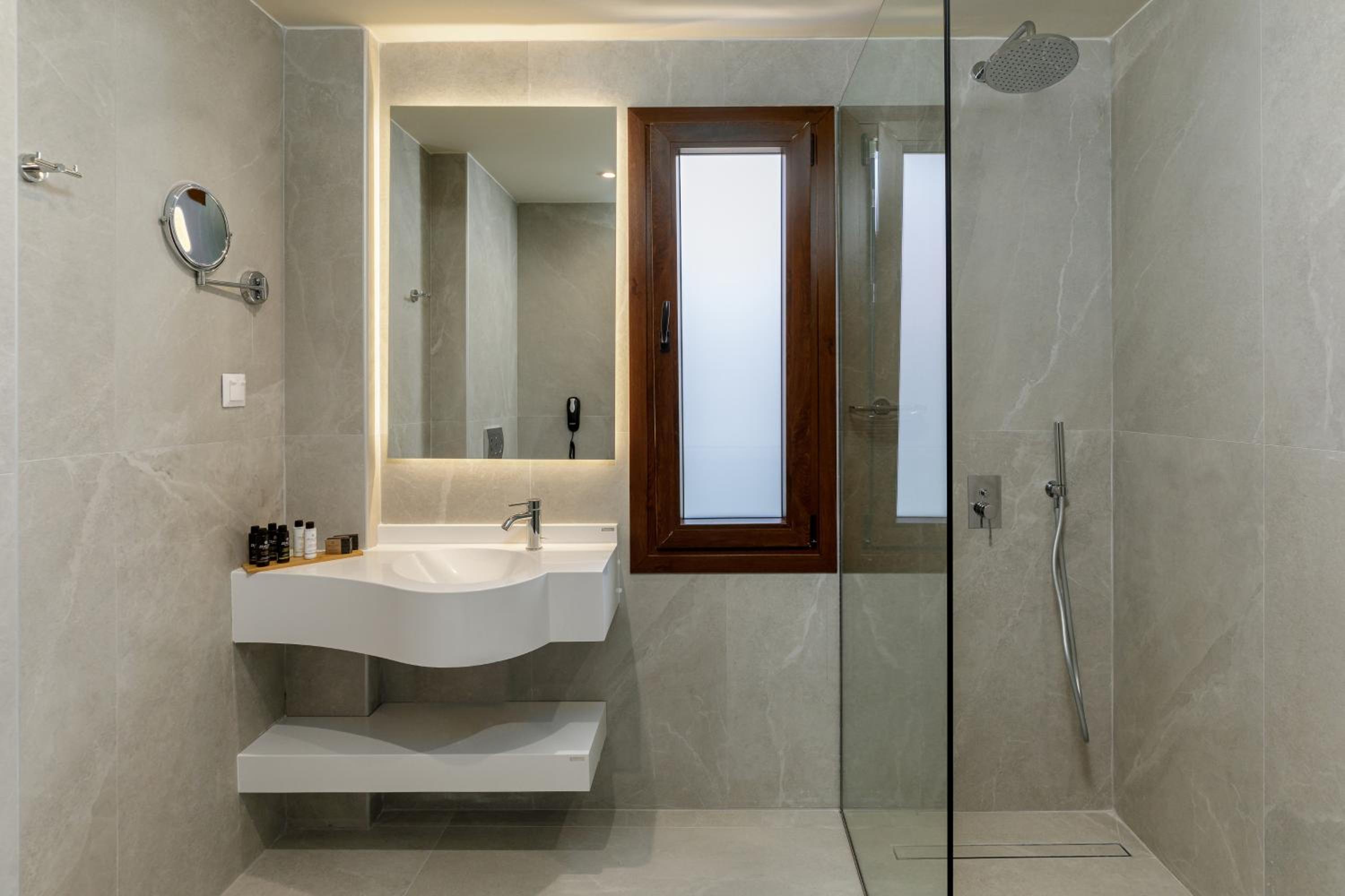 Deluxe Double Room with Sea View photo 3