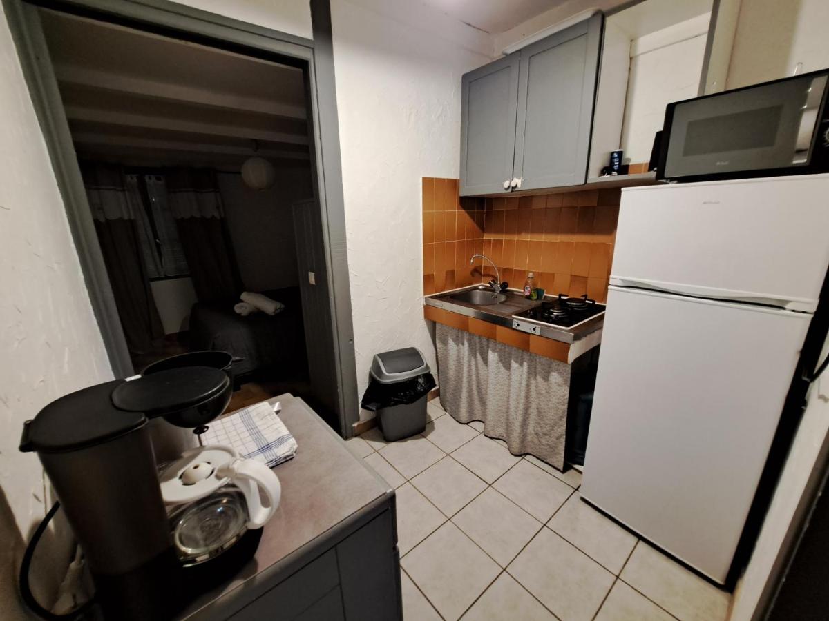 Apartment with Terrace - Photo 10