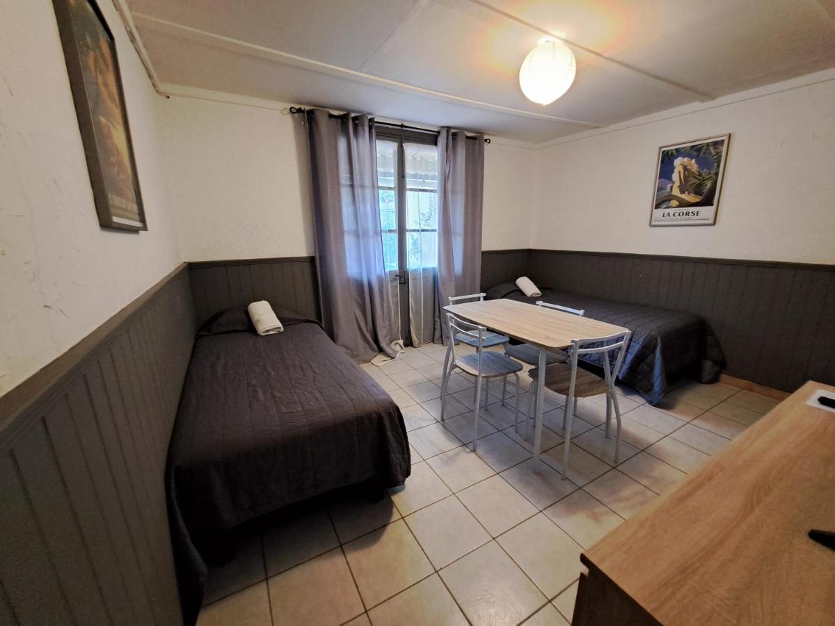 Apartment with Terrace - Photo 13
