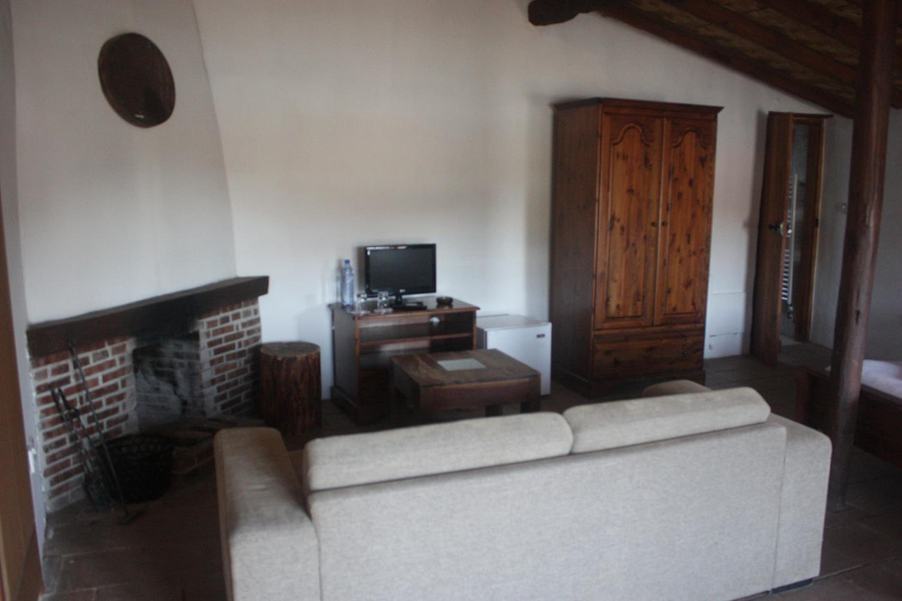Executive Suite - Photo 2
