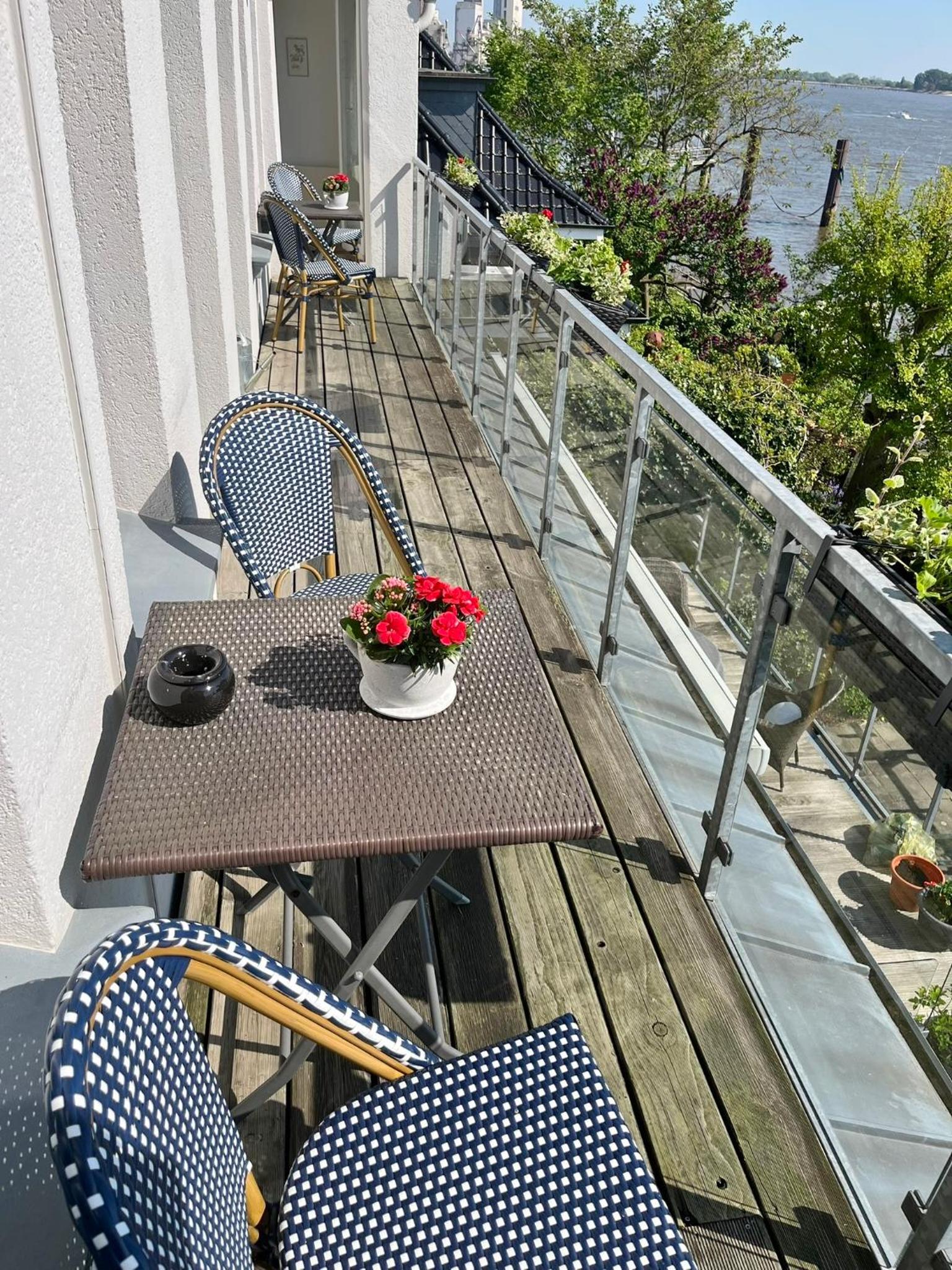 Double Room with Balcony - Photo 6