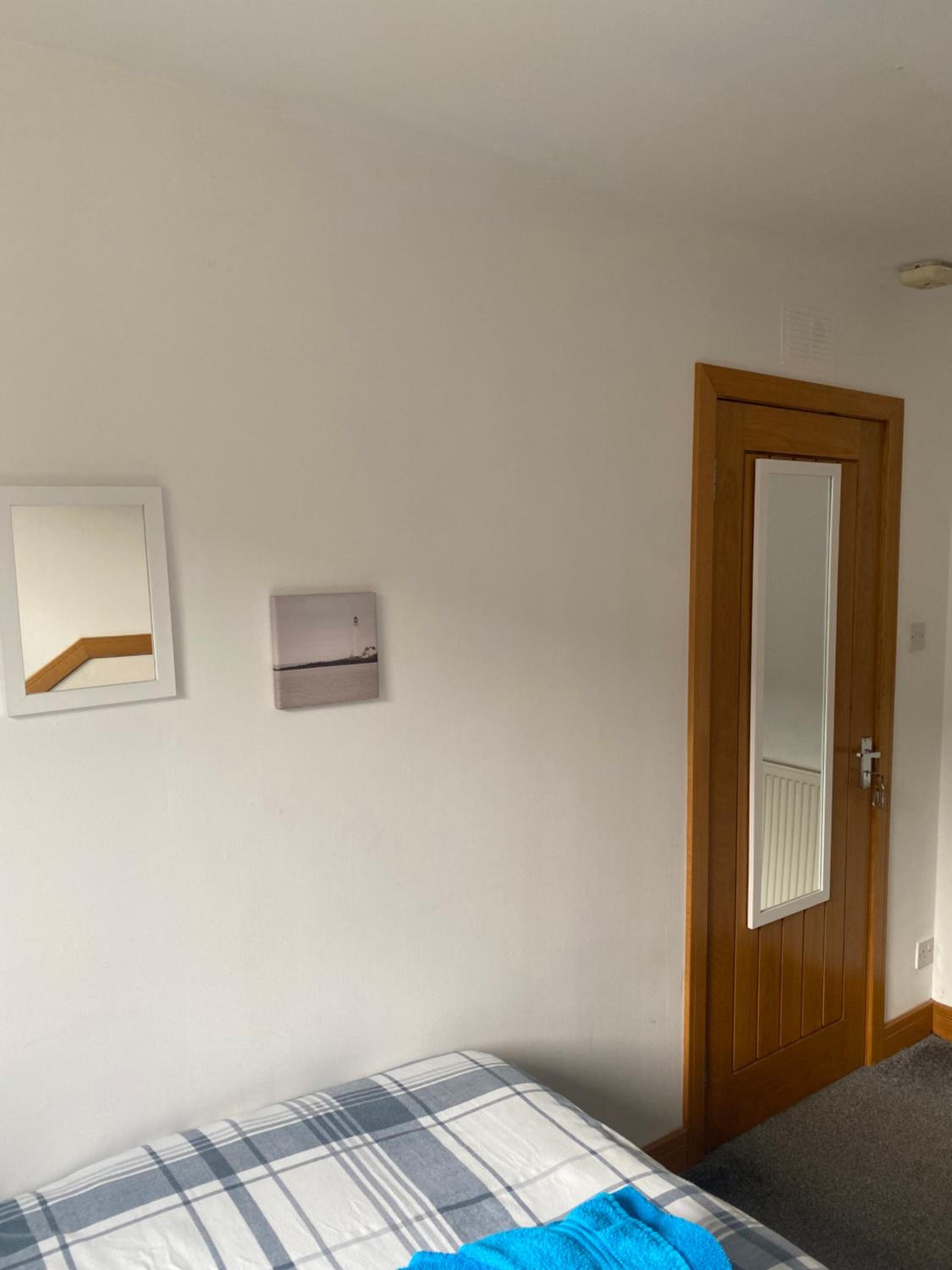 Single Room with Private Bathroom photo 2