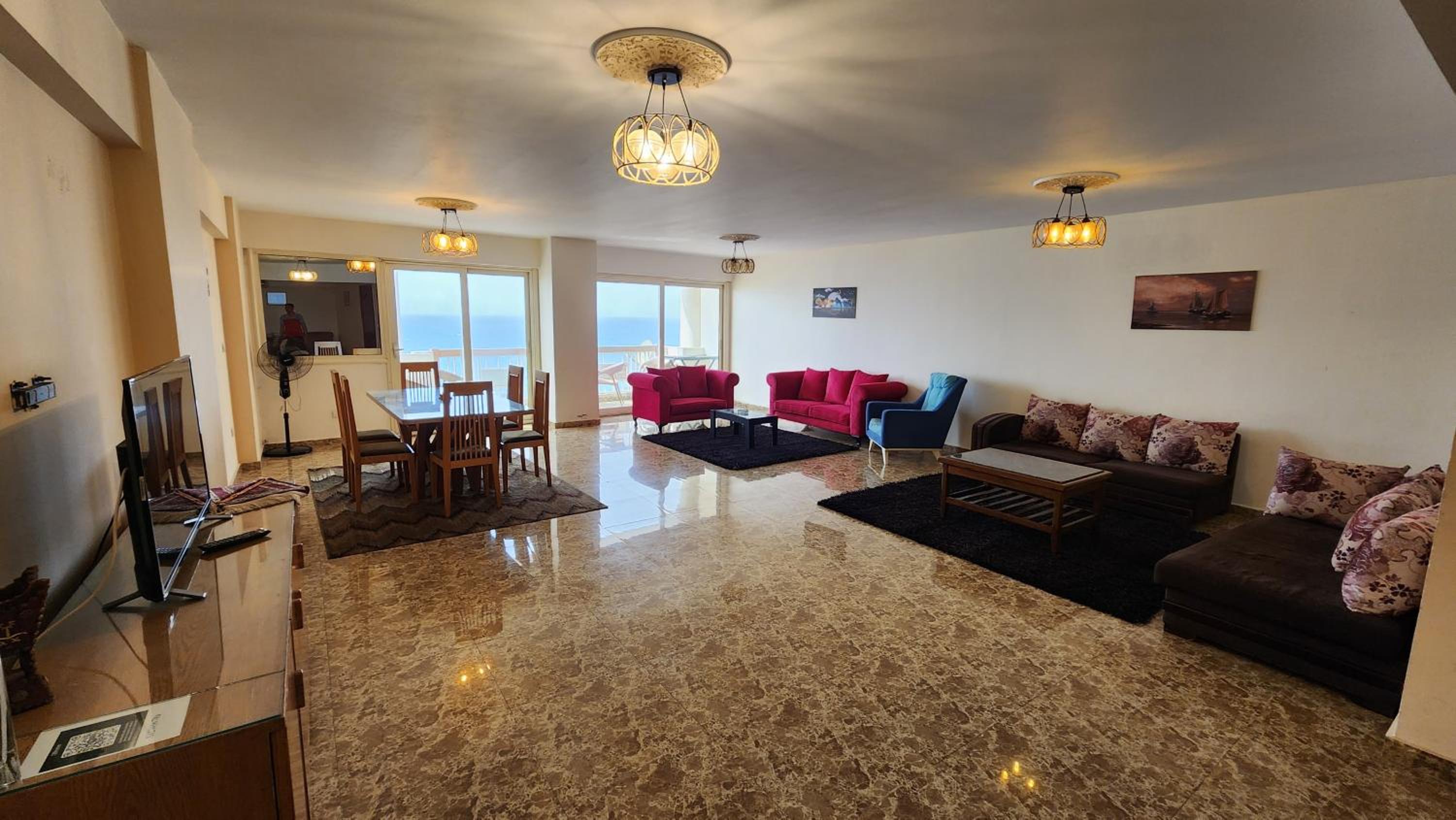 Apartment with Sea View - Photo 10