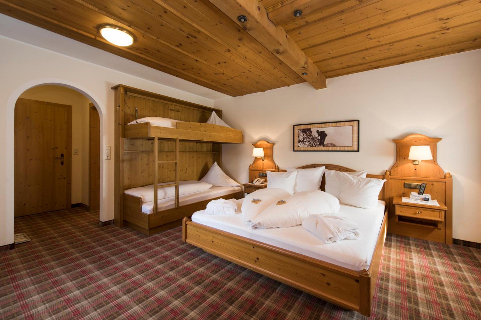 Classic Quadruple Room - Photo 1