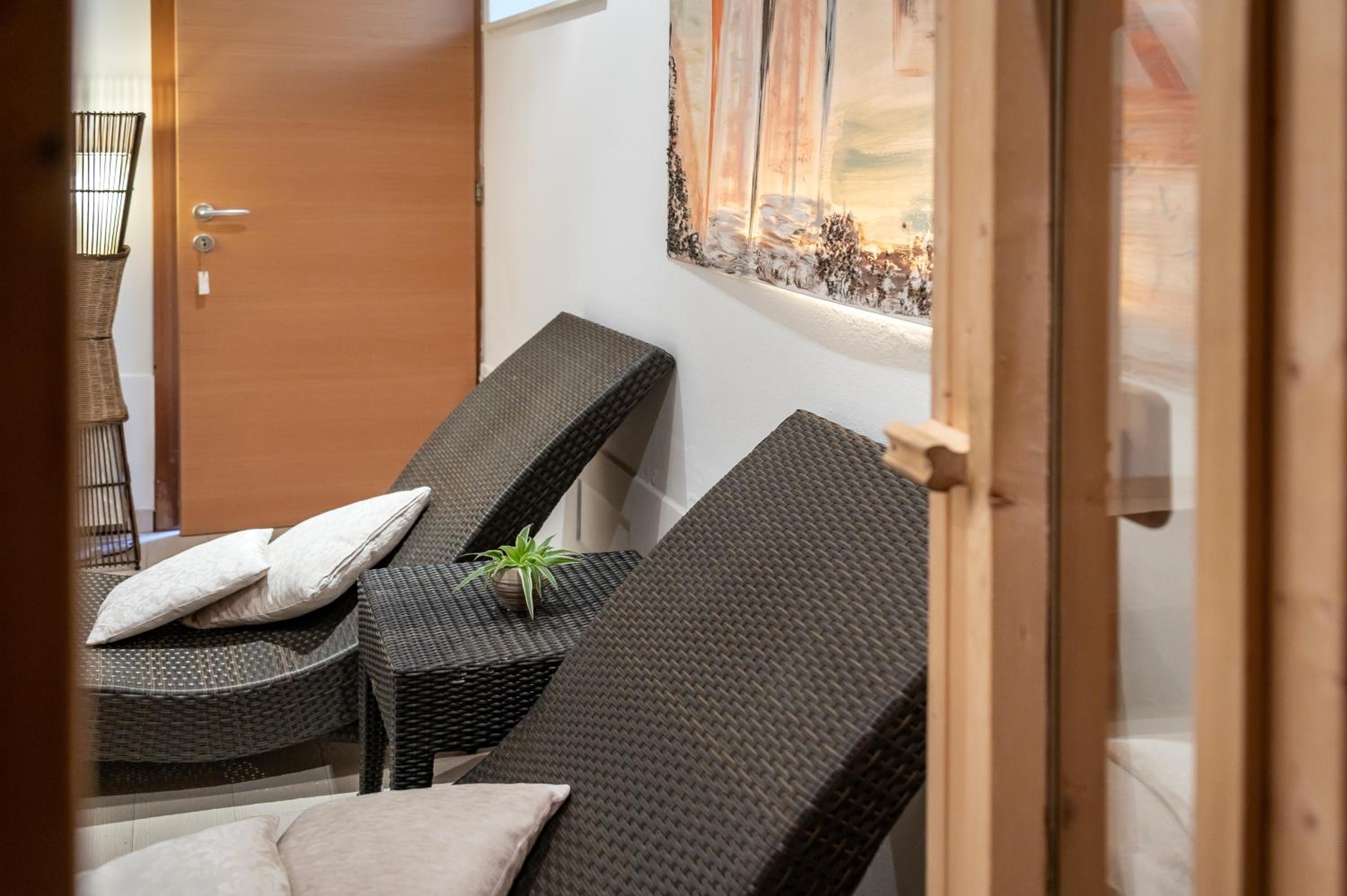 One-Bedroom Apartment with Balcony photo 1