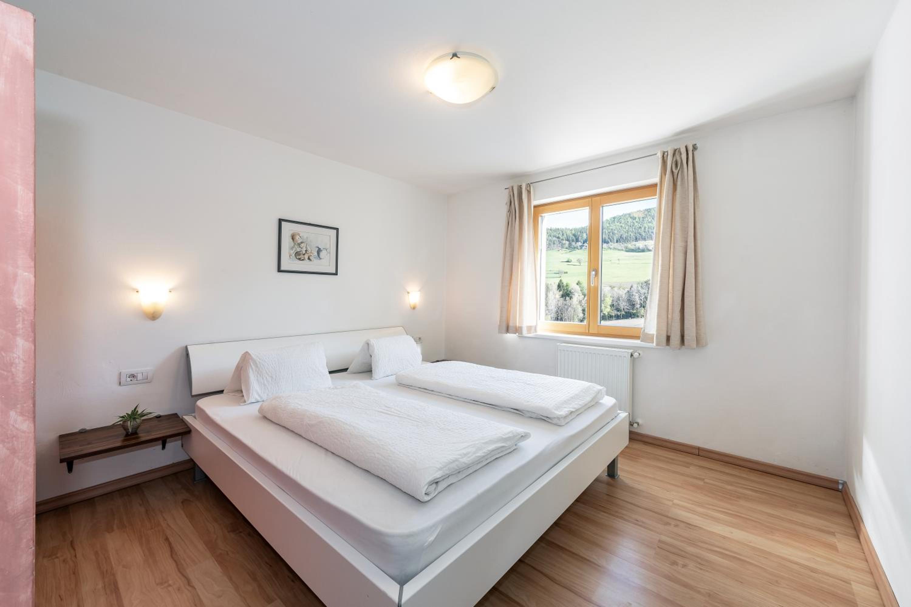 One-Bedroom Apartment with Balcony photo 1