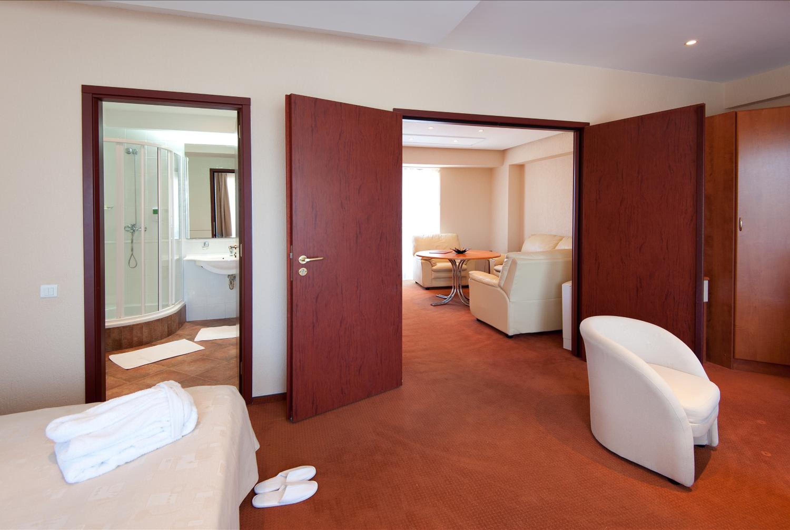 Junior Suite (2 Adults + 2 Children) photo 1