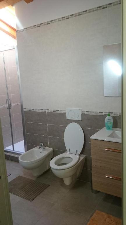 Family Room with Private Bathroom photo 2