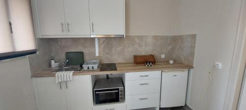 Apartment with Balcony photo 2