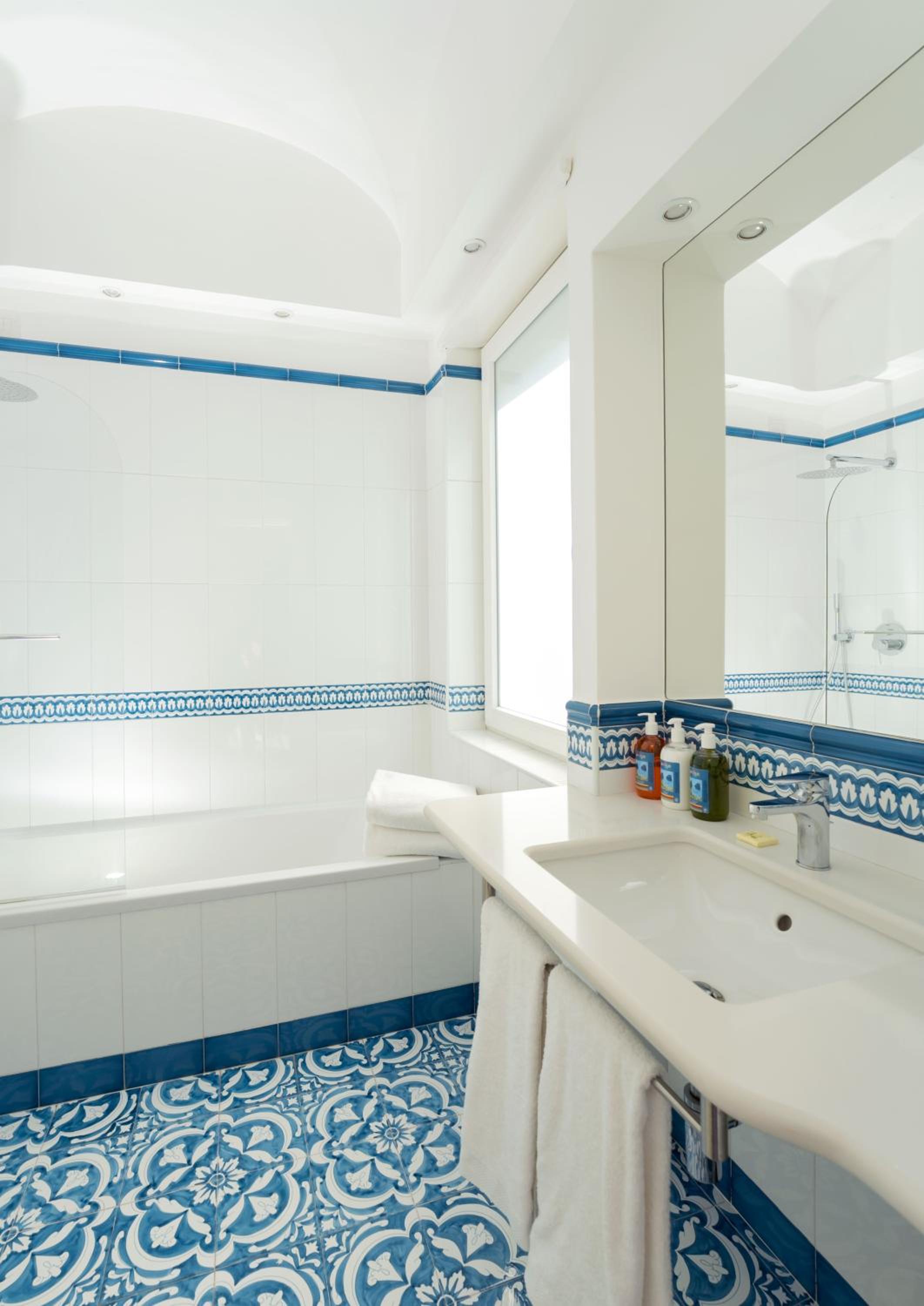 Double or Twin Room with Balcony and Garden View