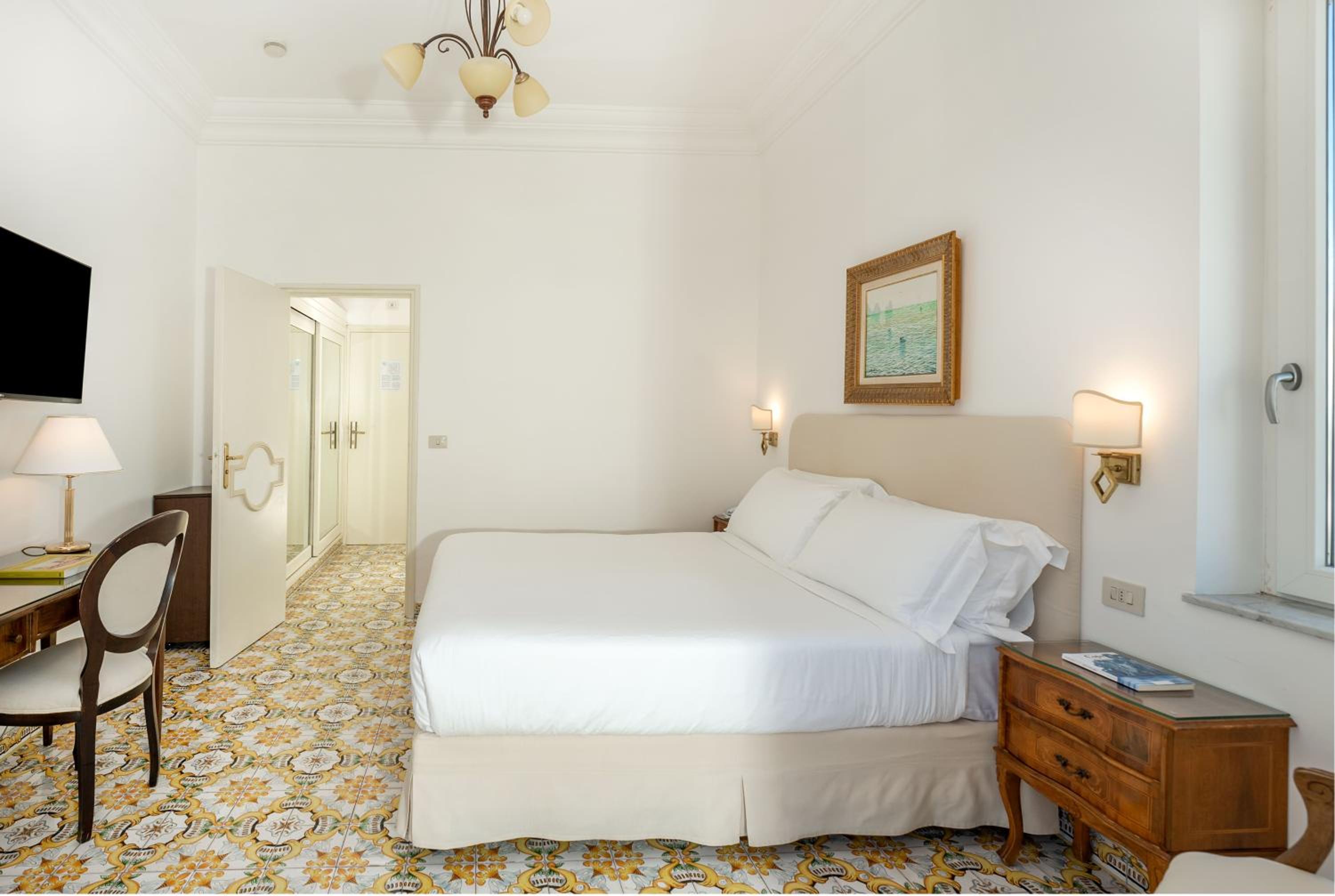 Double or Twin Room with Balcony and Garden View