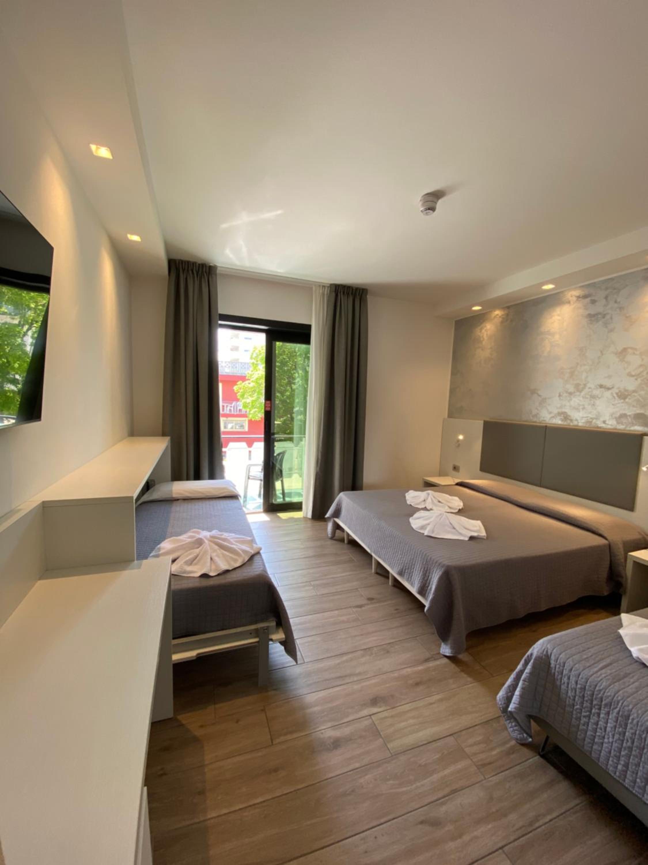Superior Double or Twin Room with Terrace