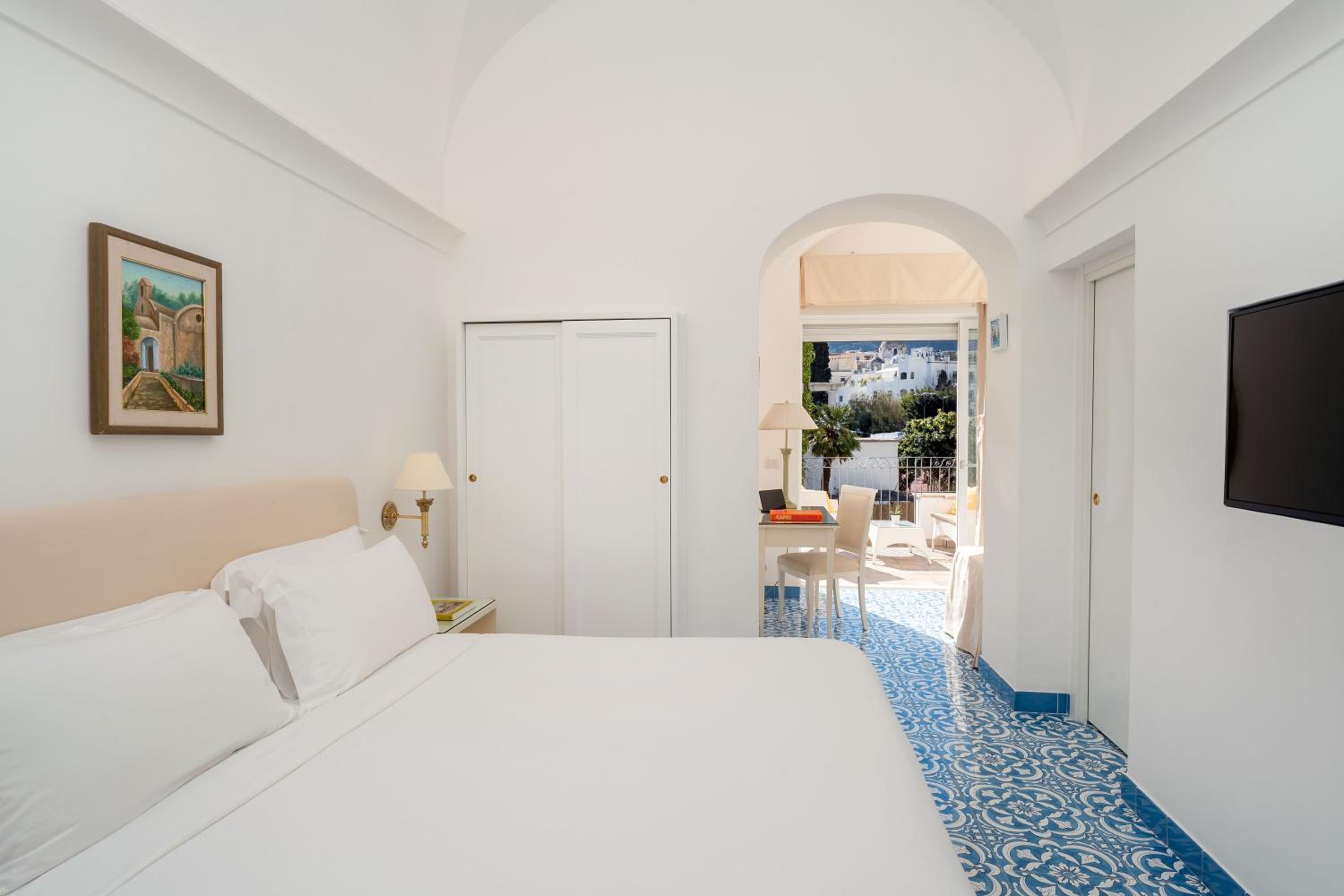 Triple Room with Garden View - Photo 6